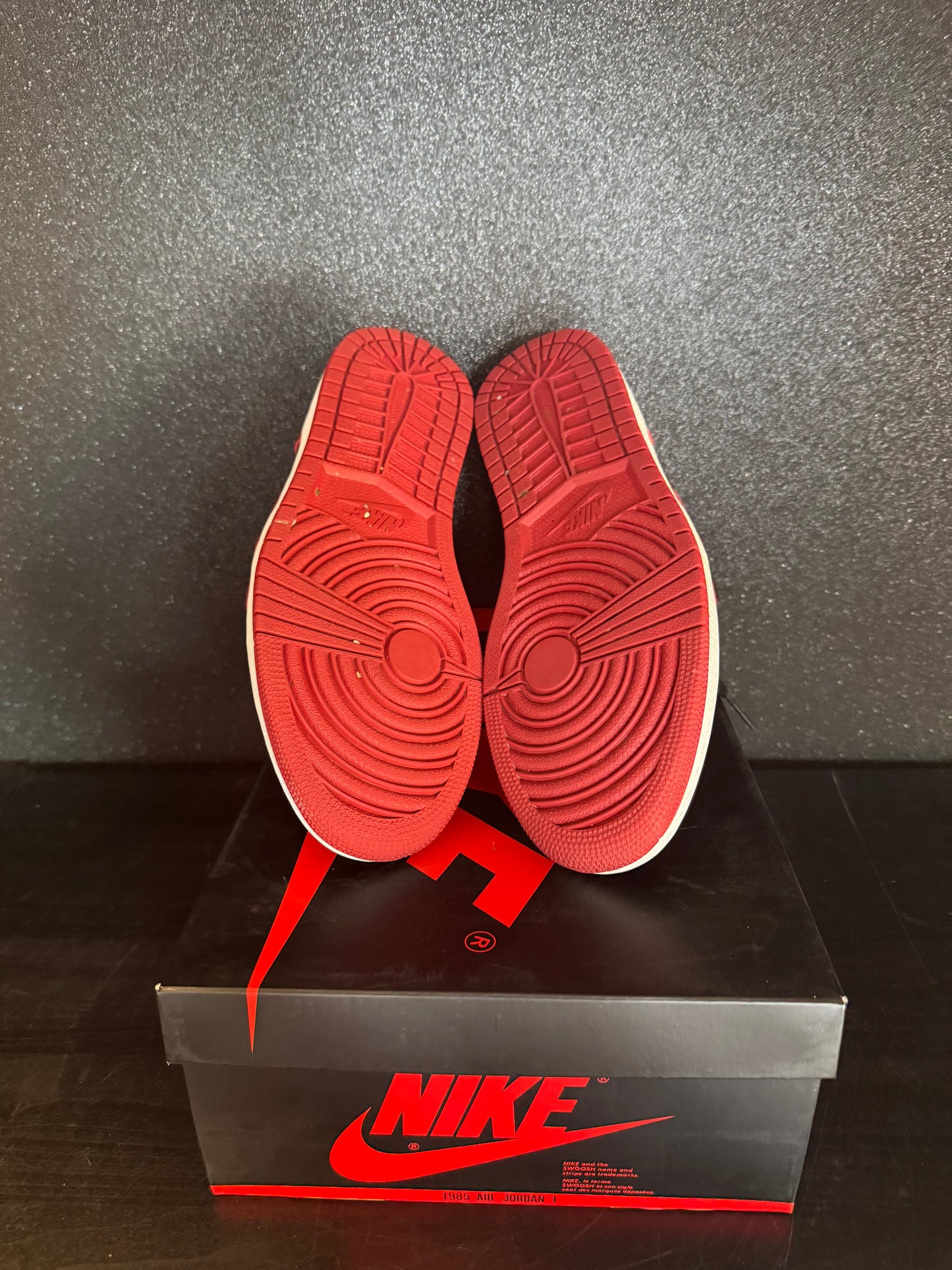 Jordan 1 'Banned' Size 10 Preowned with box.