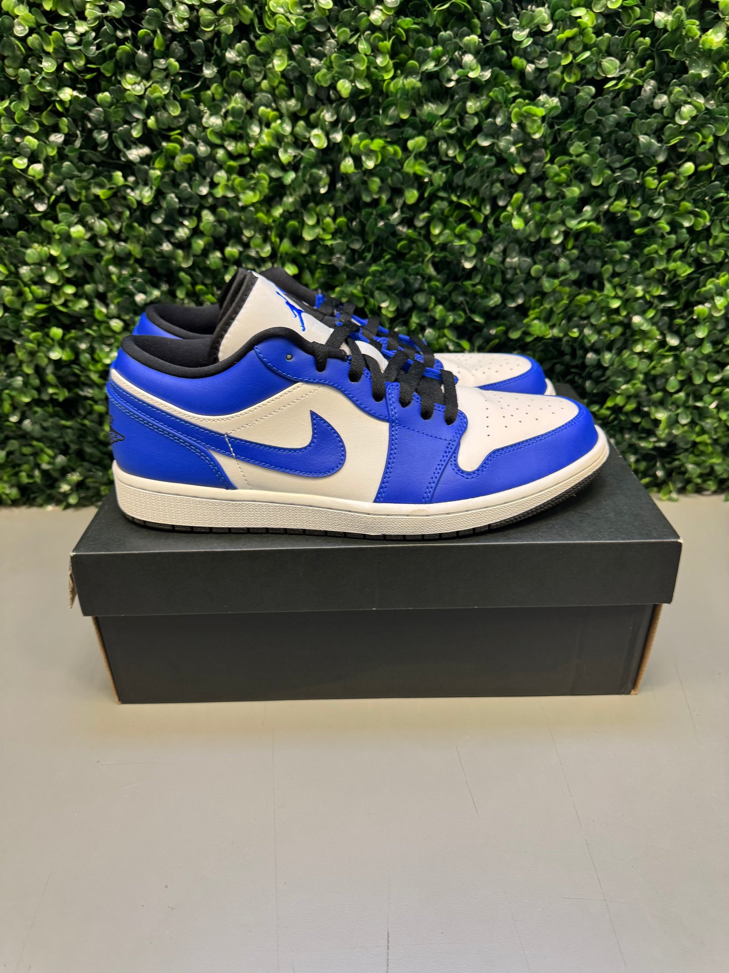 Jordan 1 Low "Game Royal" Size 11 Preowned