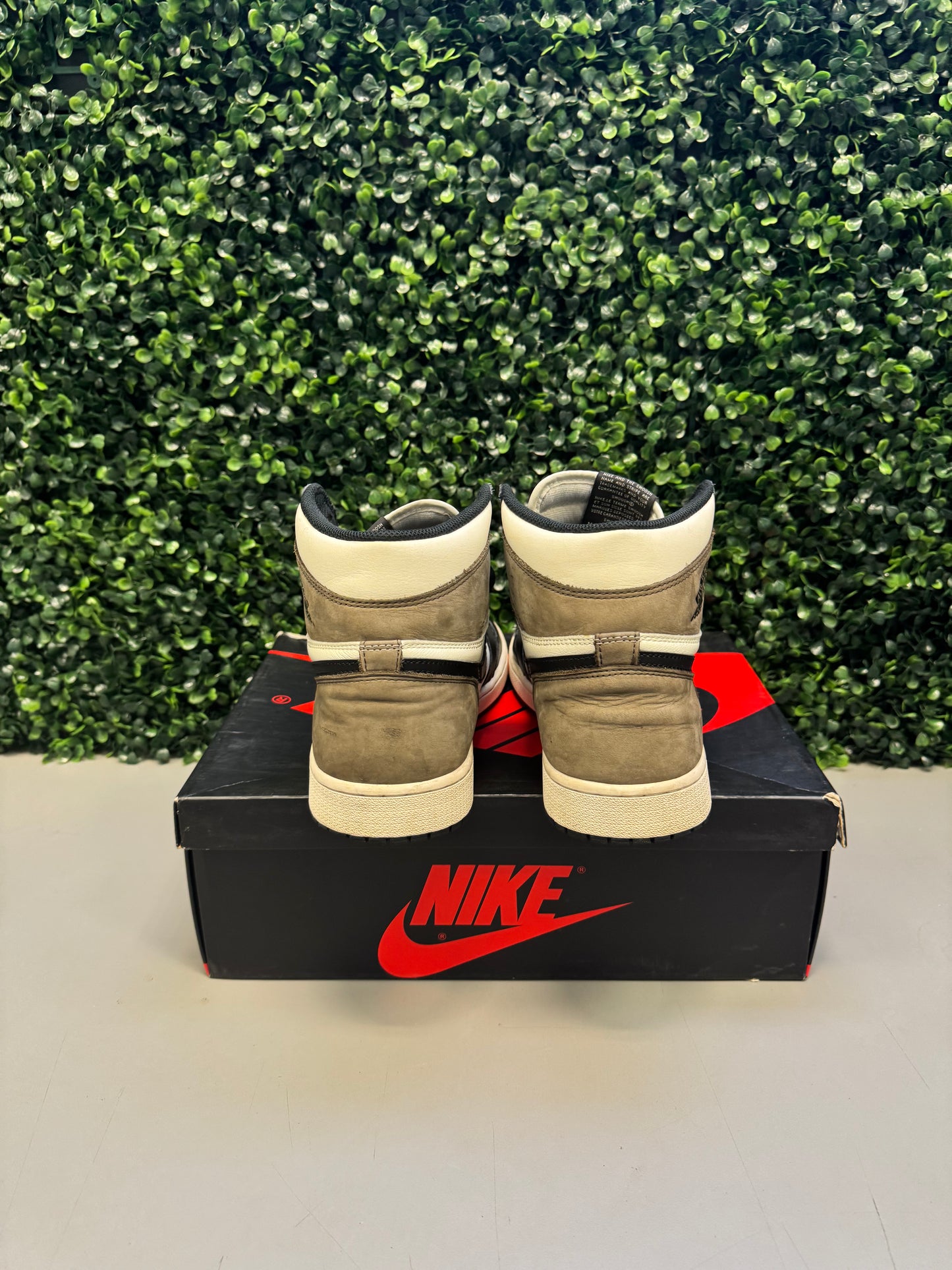 Jordan 1 High " Mocha" Size 12.5 Preowned