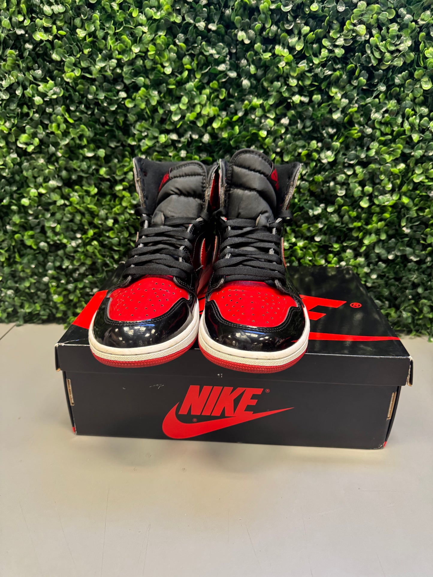 Jordan 1 High "Patent Bred" Size 12 Preowned