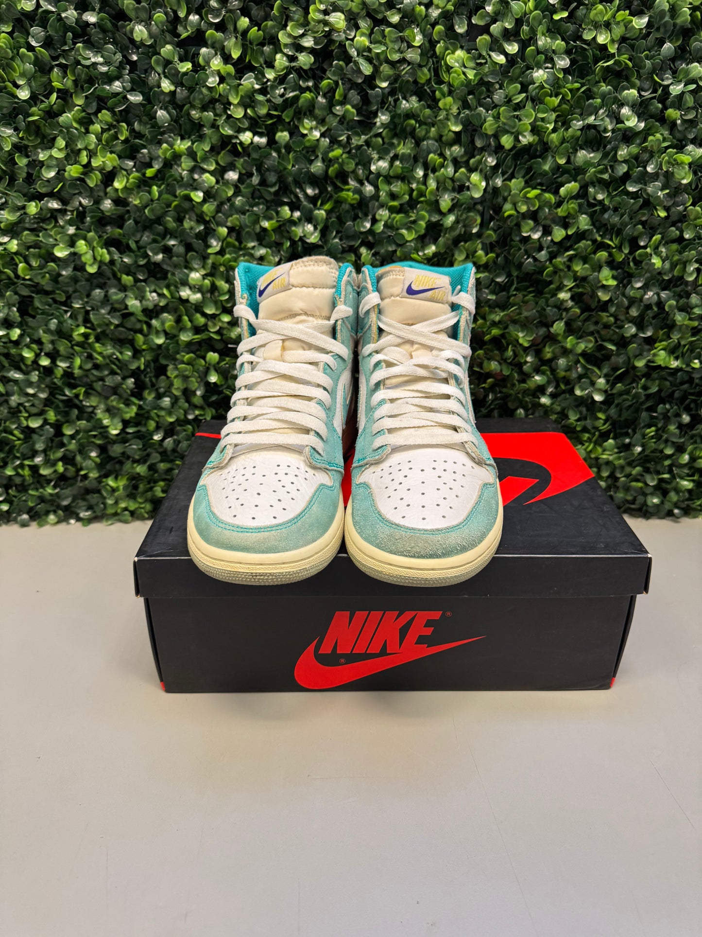 Jordan 1 "Turbo Green" Size 8.5 Preonwed