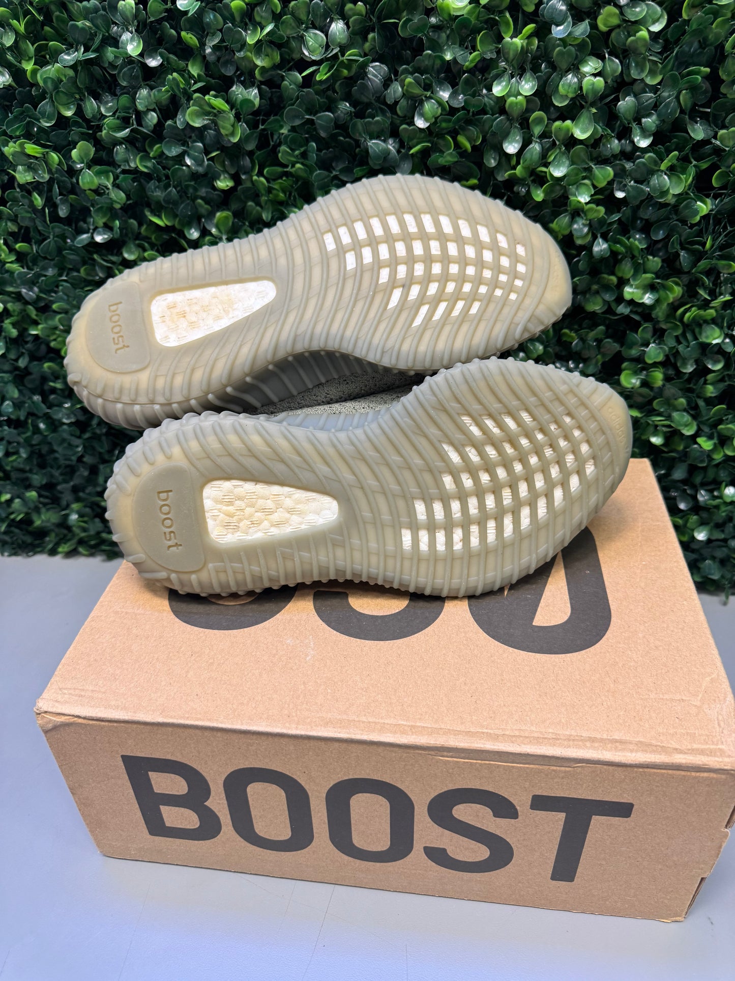 Yeezy 350 "Granite" Size 4M / 5.5W Preowned