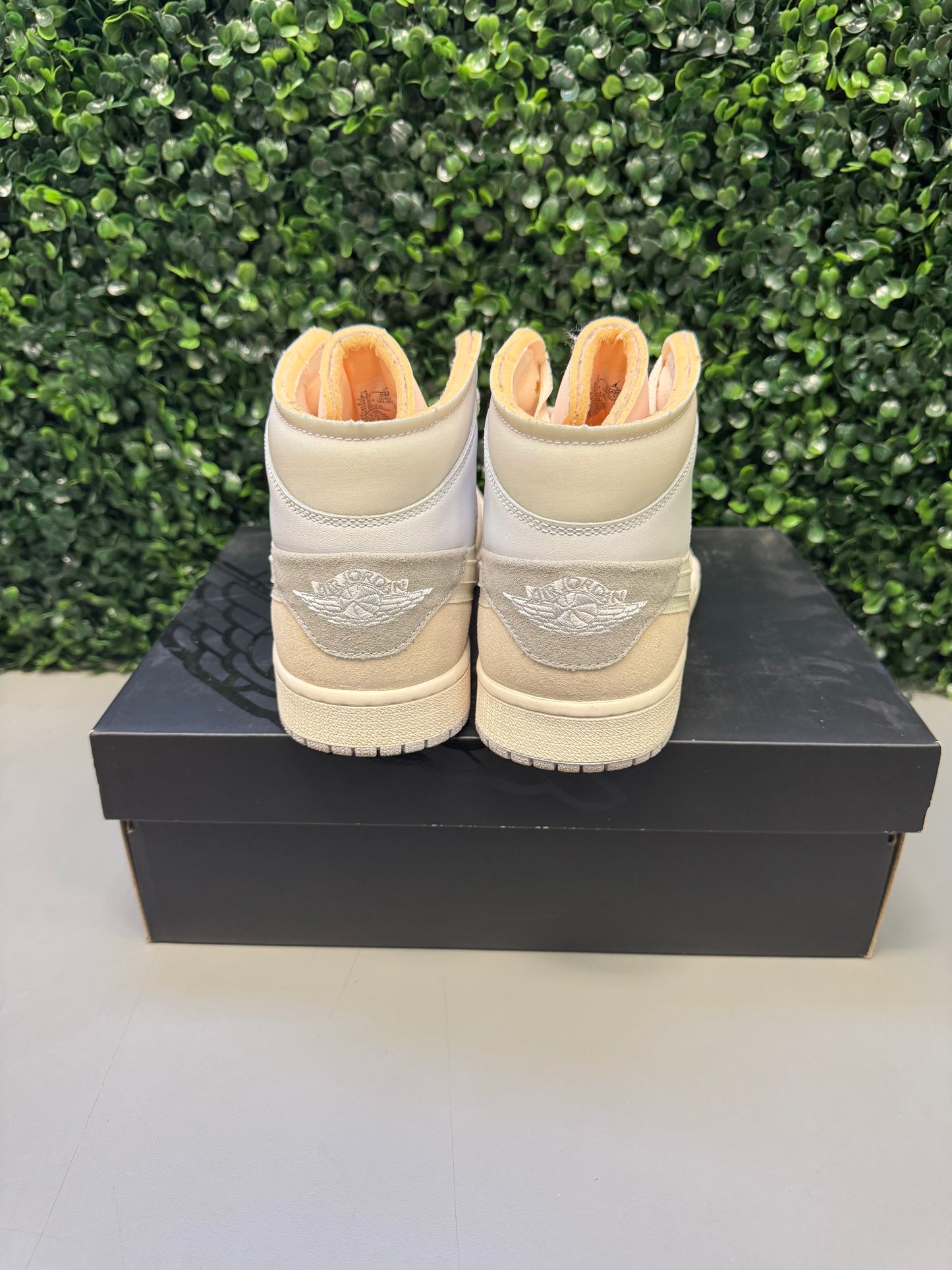 Jordan 1 Mid SE Craft Inside Out "White Grey" Size 8.5 Preowned