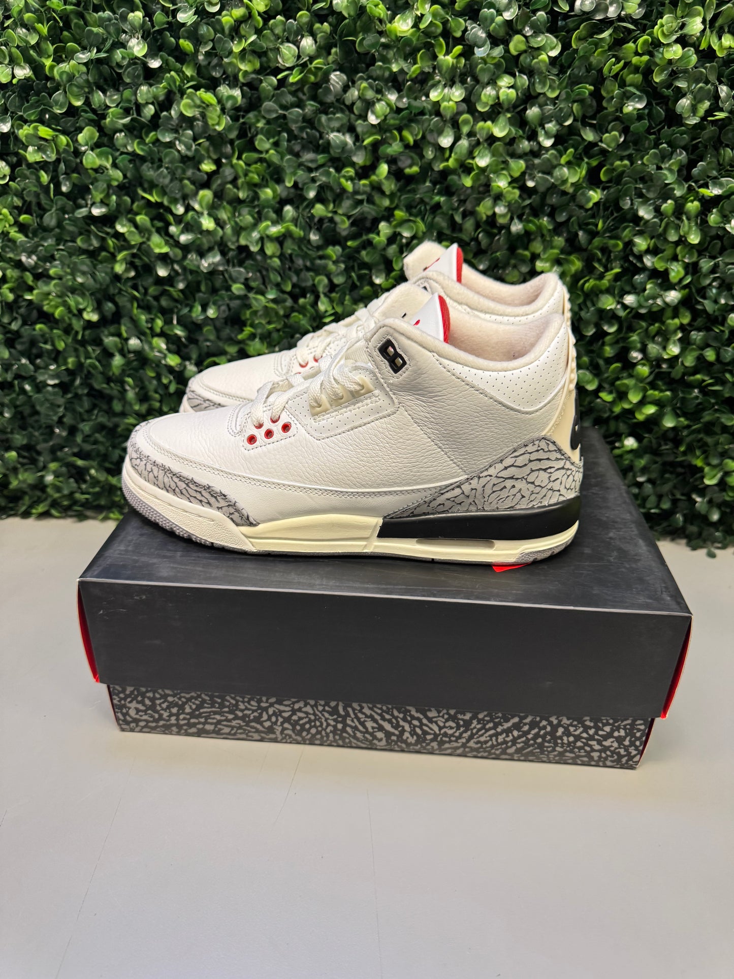 Jordan 3 "White Cement" Size 7Y / 8.5W Preowned