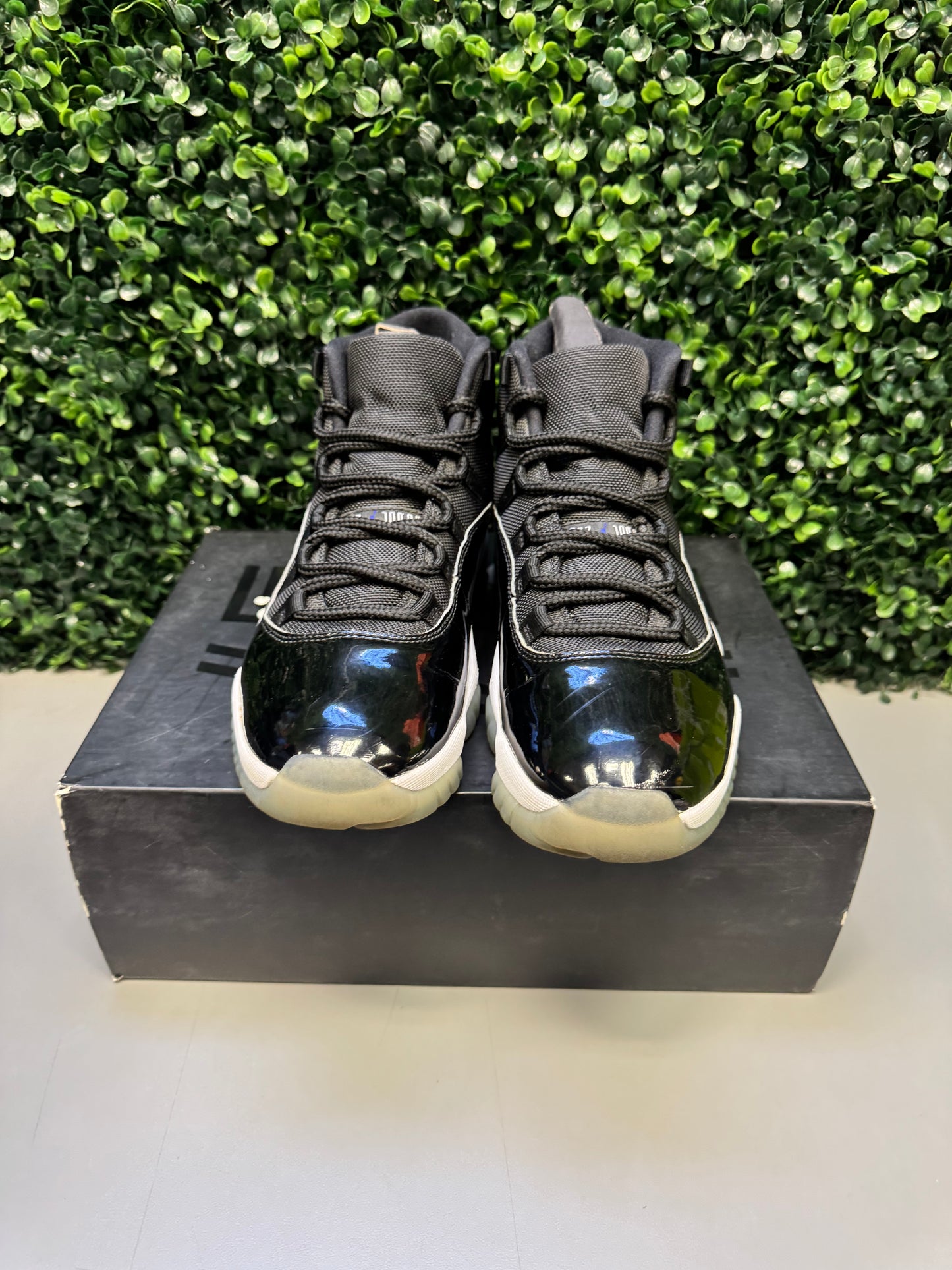 Jordan 11 "Space Jam" Size 9 Preowned