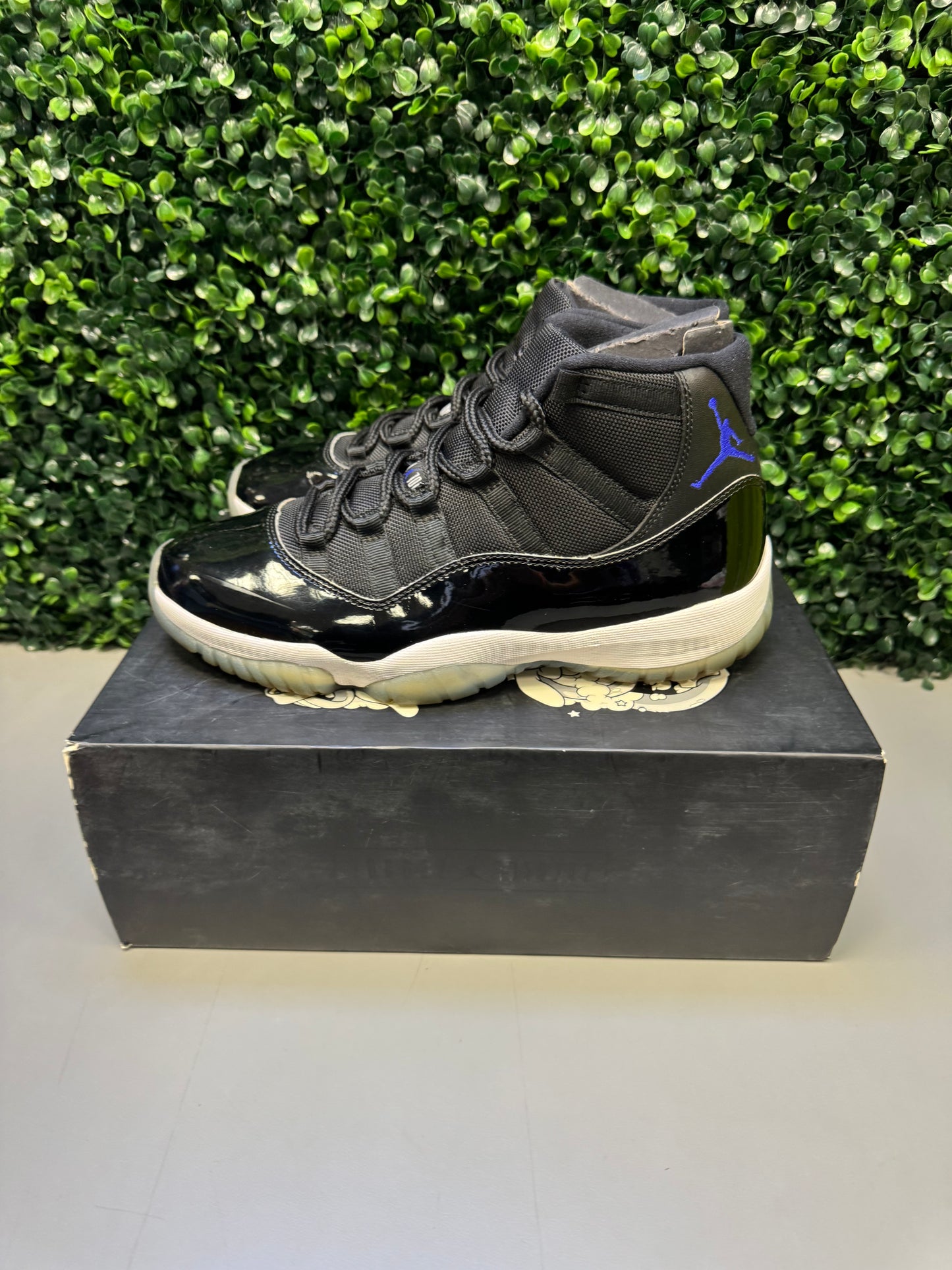Jordan 11 "Space Jam" Size 9 Preowned