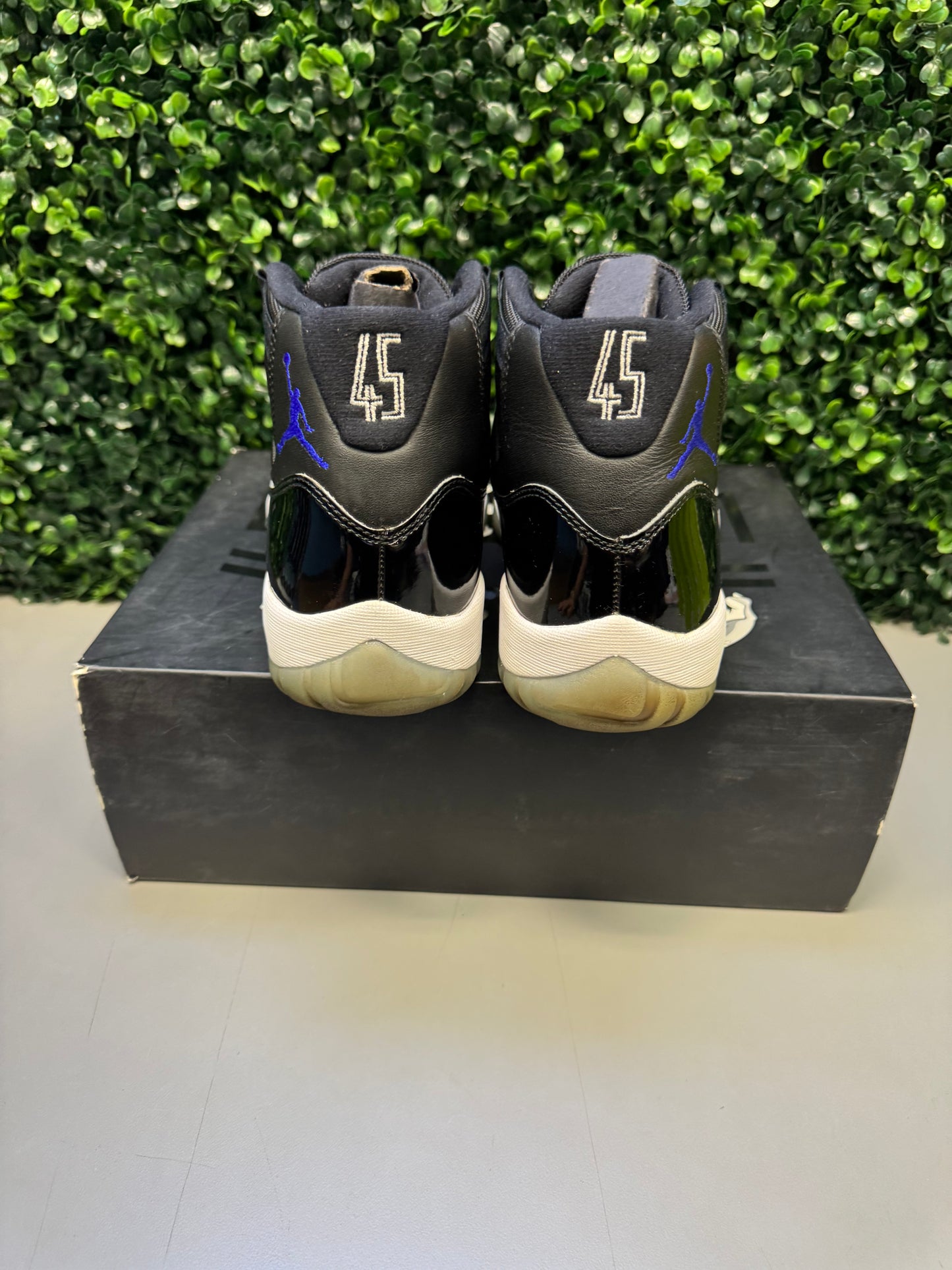 Jordan 11 "Space Jam" Size 9 Preowned