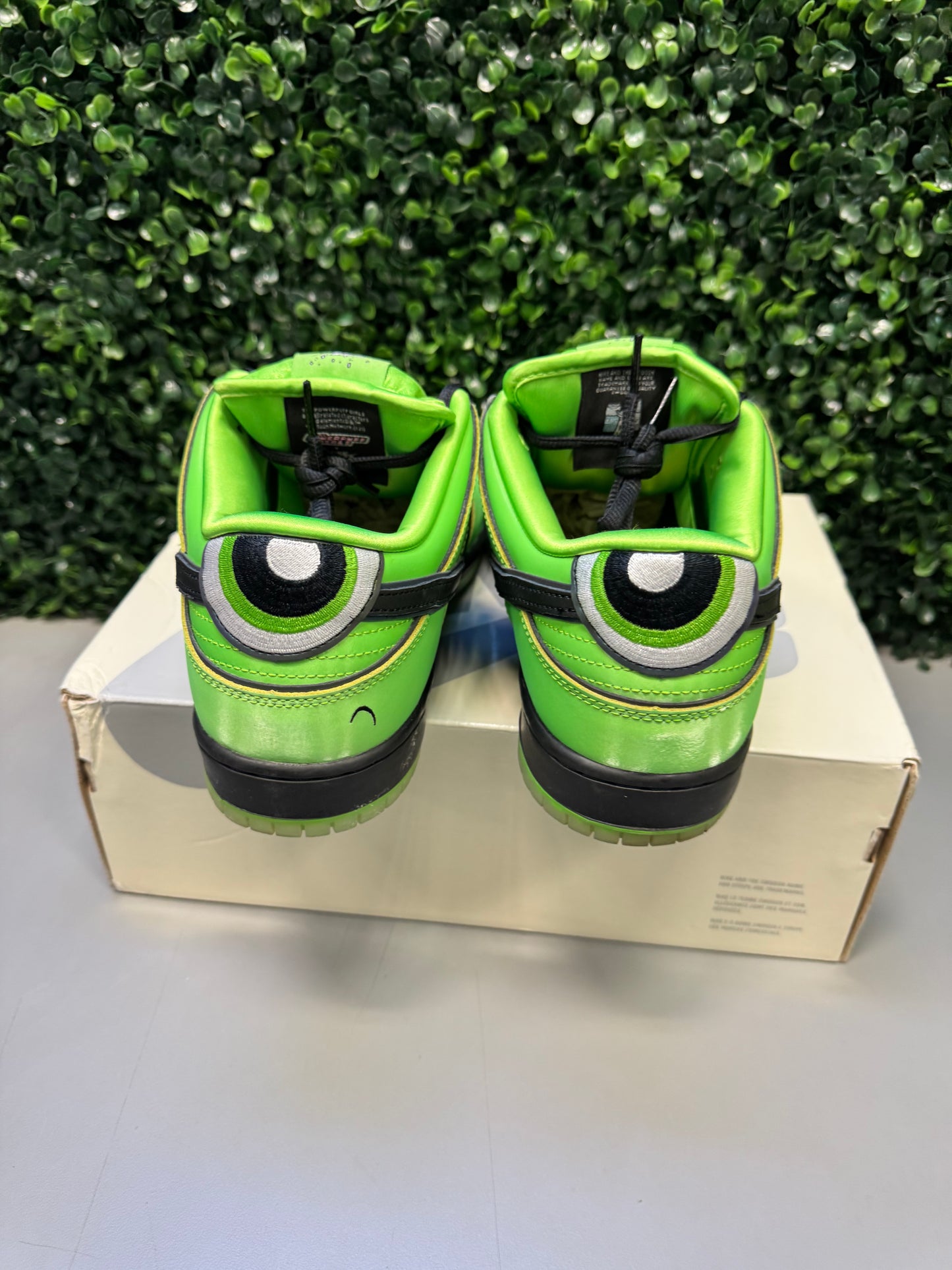 Nike Dunk Low SB Power Puff "Buttercup" Size 9.5 Preowned