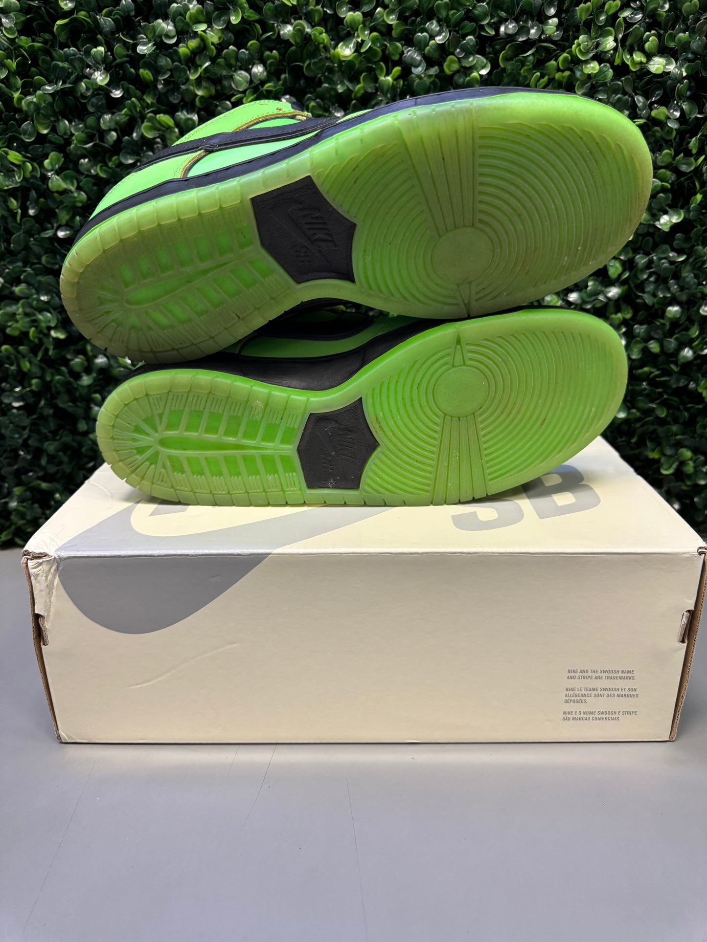 Nike Dunk Low SB Power Puff "Buttercup" Size 9.5 Preowned