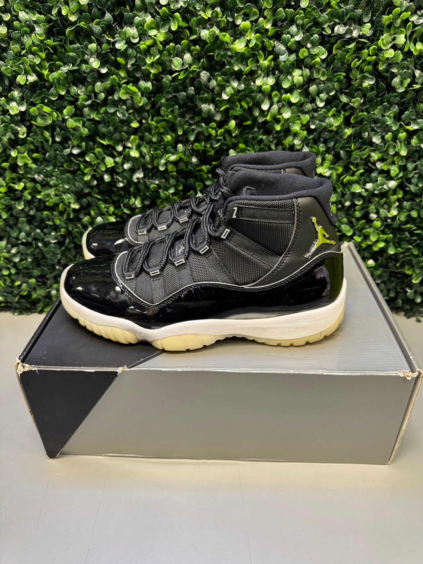Jordan 11 "Jubilee" Size 9.5 Preowned