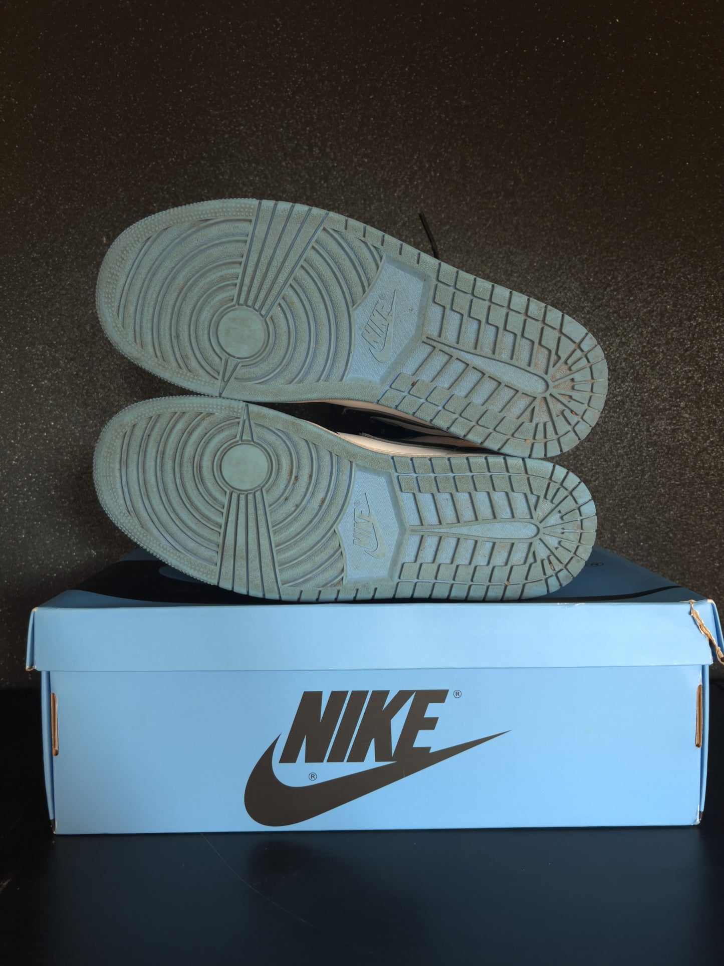 Jordan 1 Retro High 'UNC Toe' Size 9 Preowned