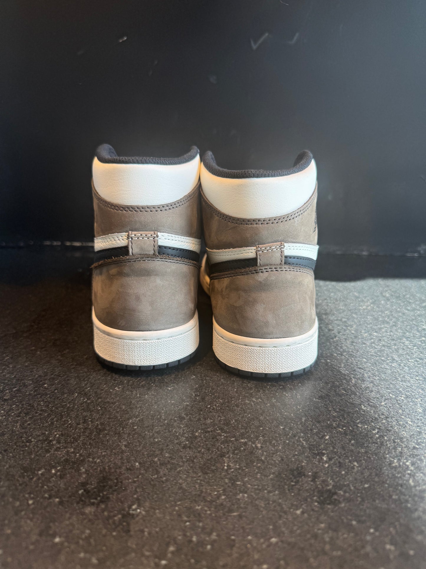 Jordan 1 Retro High 'Mocha' Size 6 Preowned