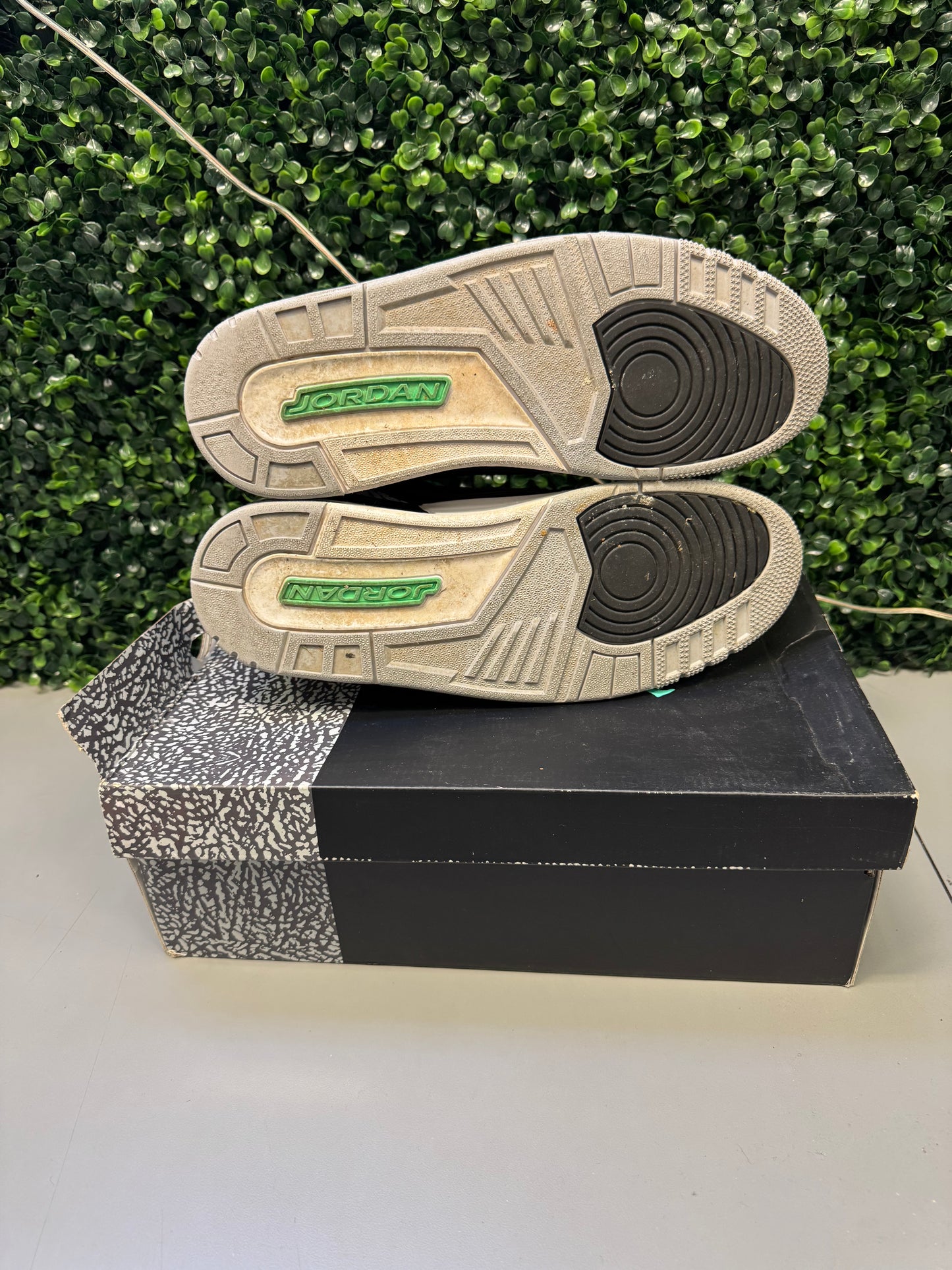 Jordan 3 "Green Glow" Size 13 Preowned
