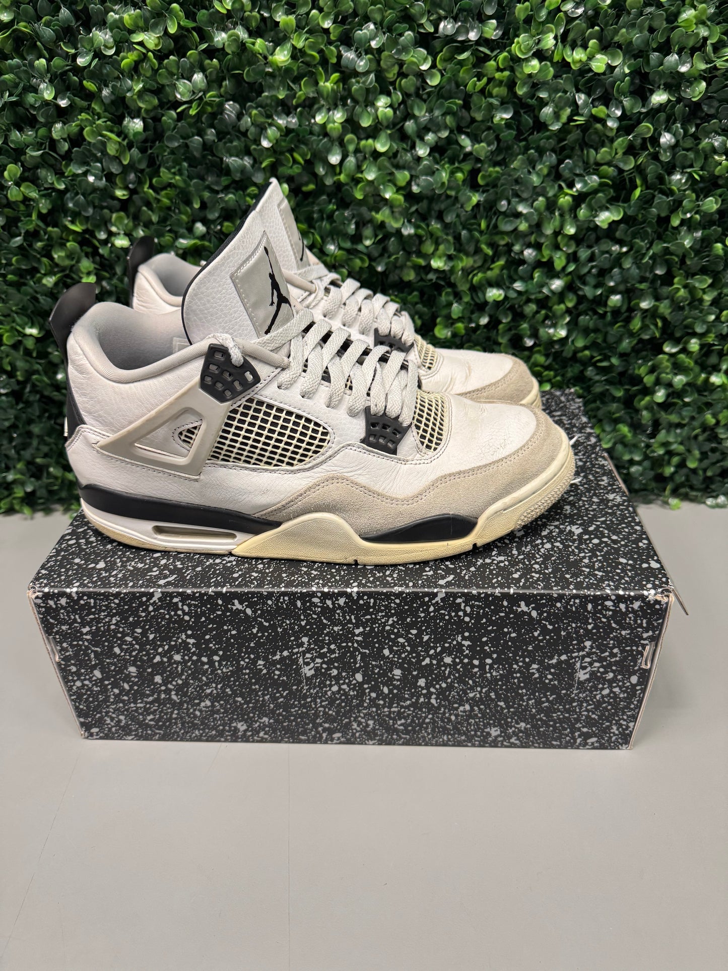 Jordan 4 "Military Black" Size 11 Preowned