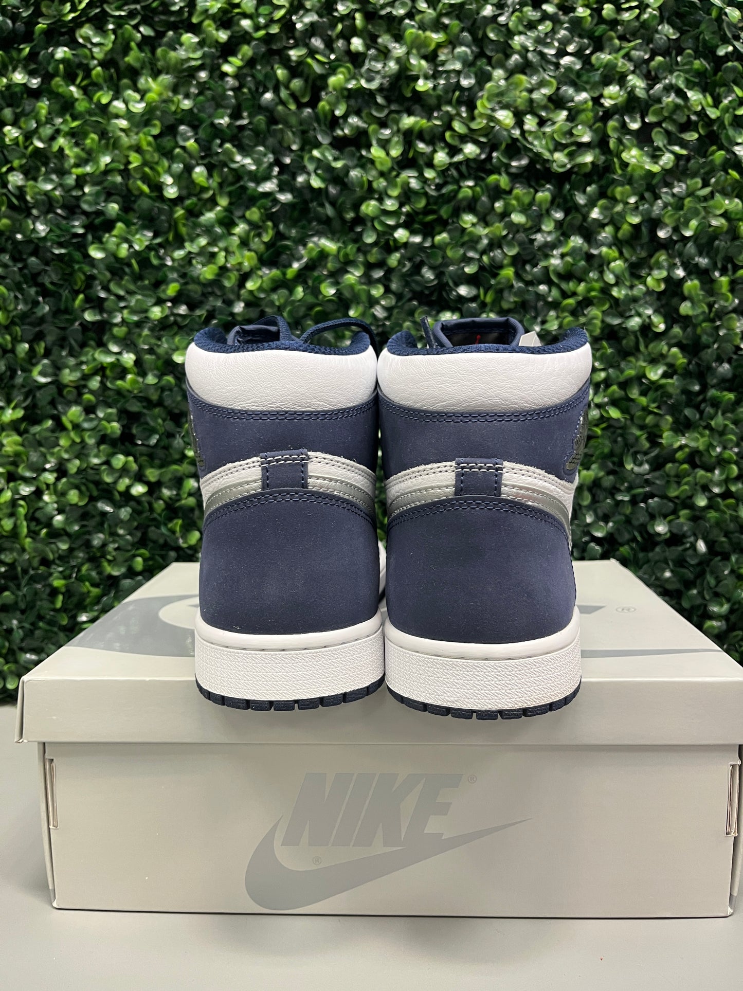 Jordan 1 High Midnight Navy Co.JP Size 9.5 Preowned