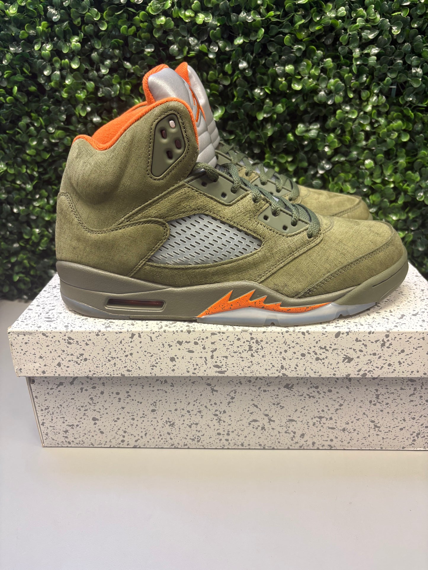 Jordan 5 "Olive" Size 10 Preowned