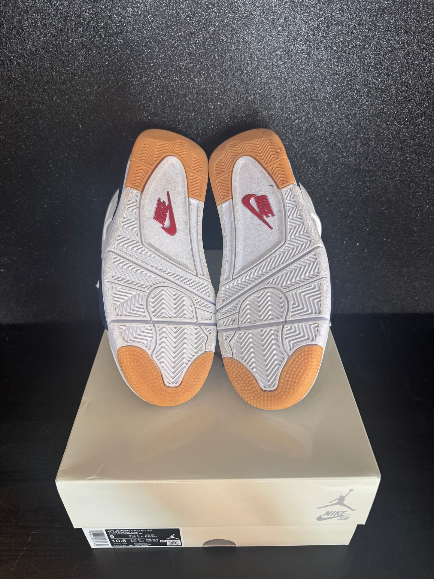 Jordan 4 'Navy' Size 9 Preowned with box
