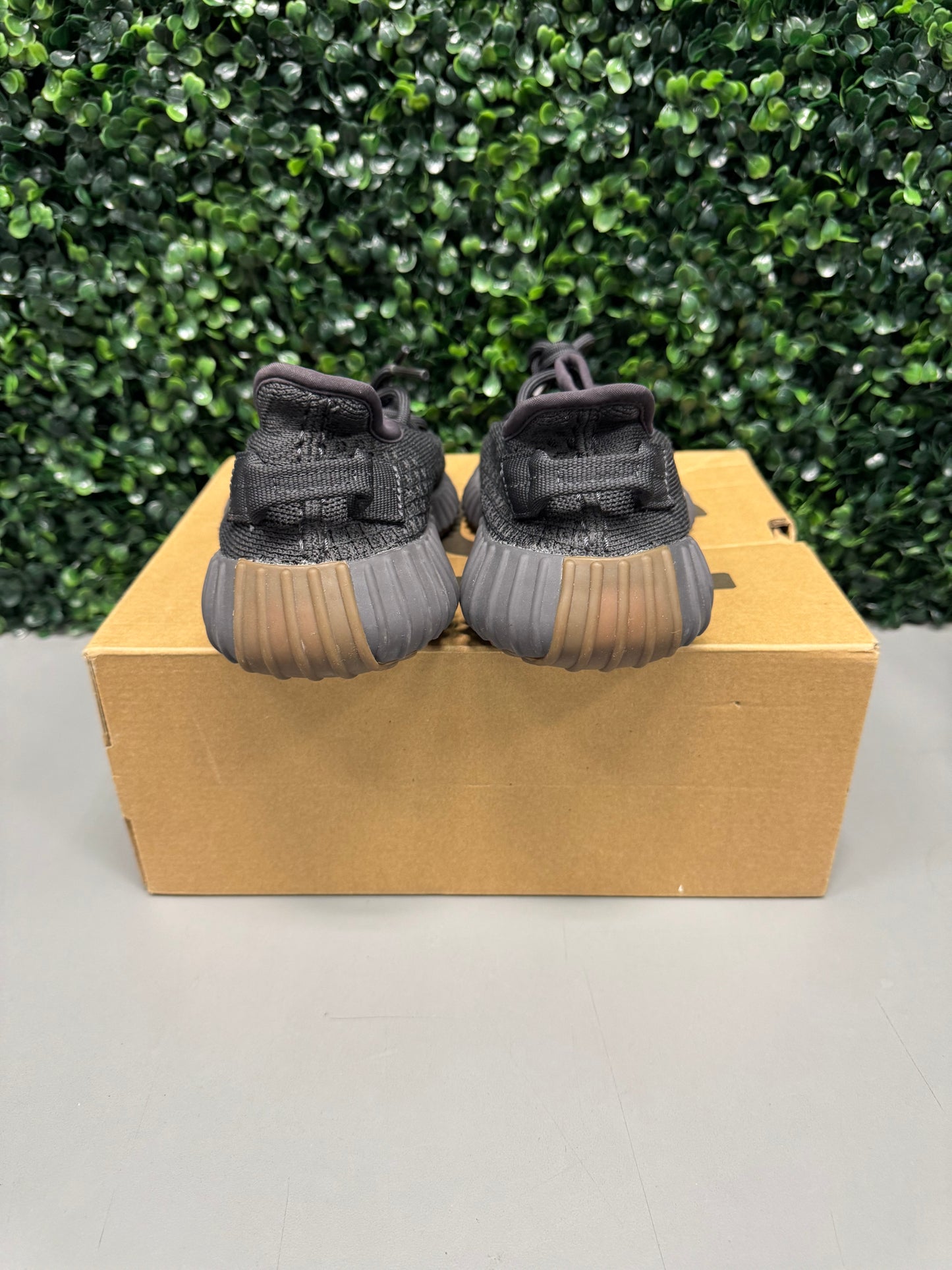 Yeezy 350 "Cinder" Size 4 Preowned