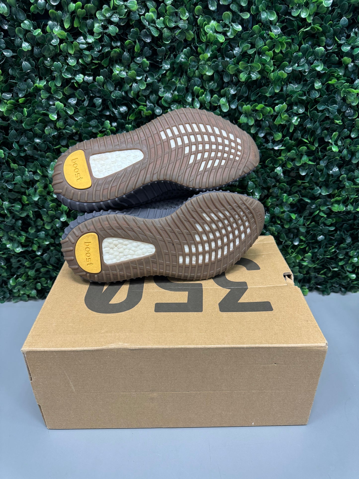 Yeezy 350 "Cinder" Size 4 Preowned