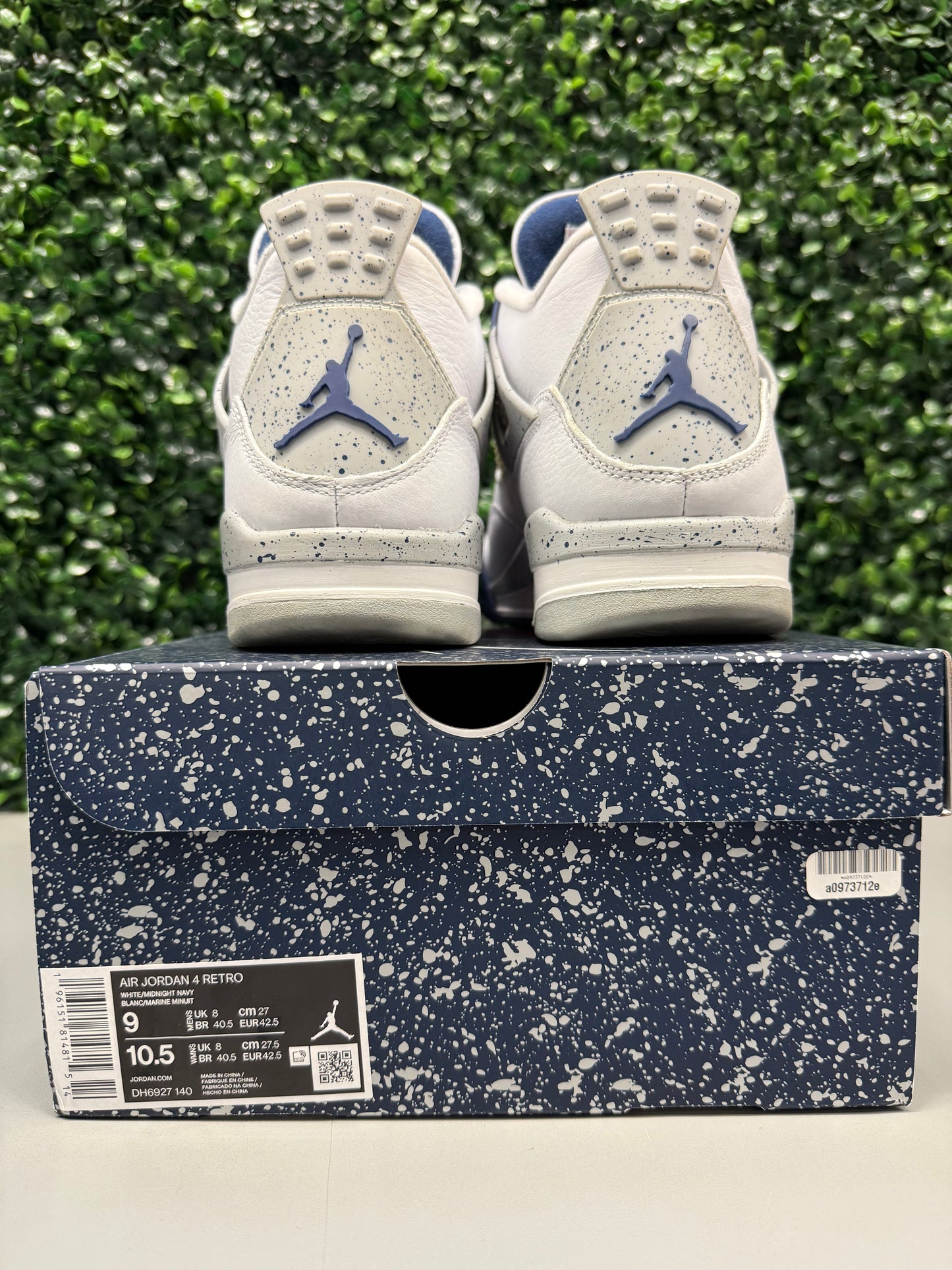 Jordan 4 "Midnight Navy" Size 9 Preowned