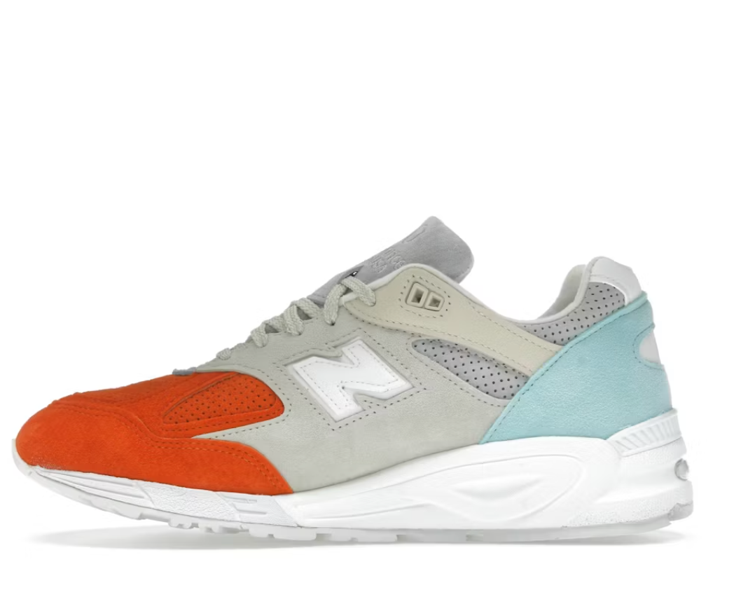 New Balance 990v2 Kith Cyclades (with Socks)