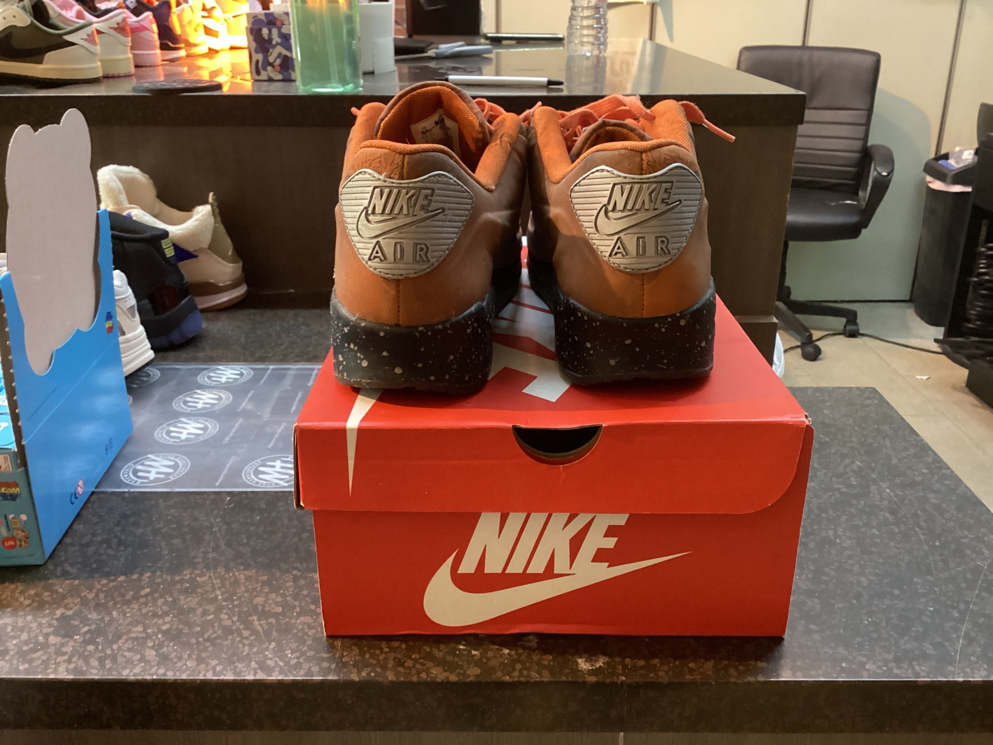 Air Max 90 “Mars Landing” Preowned Size 9.5 Rep Box