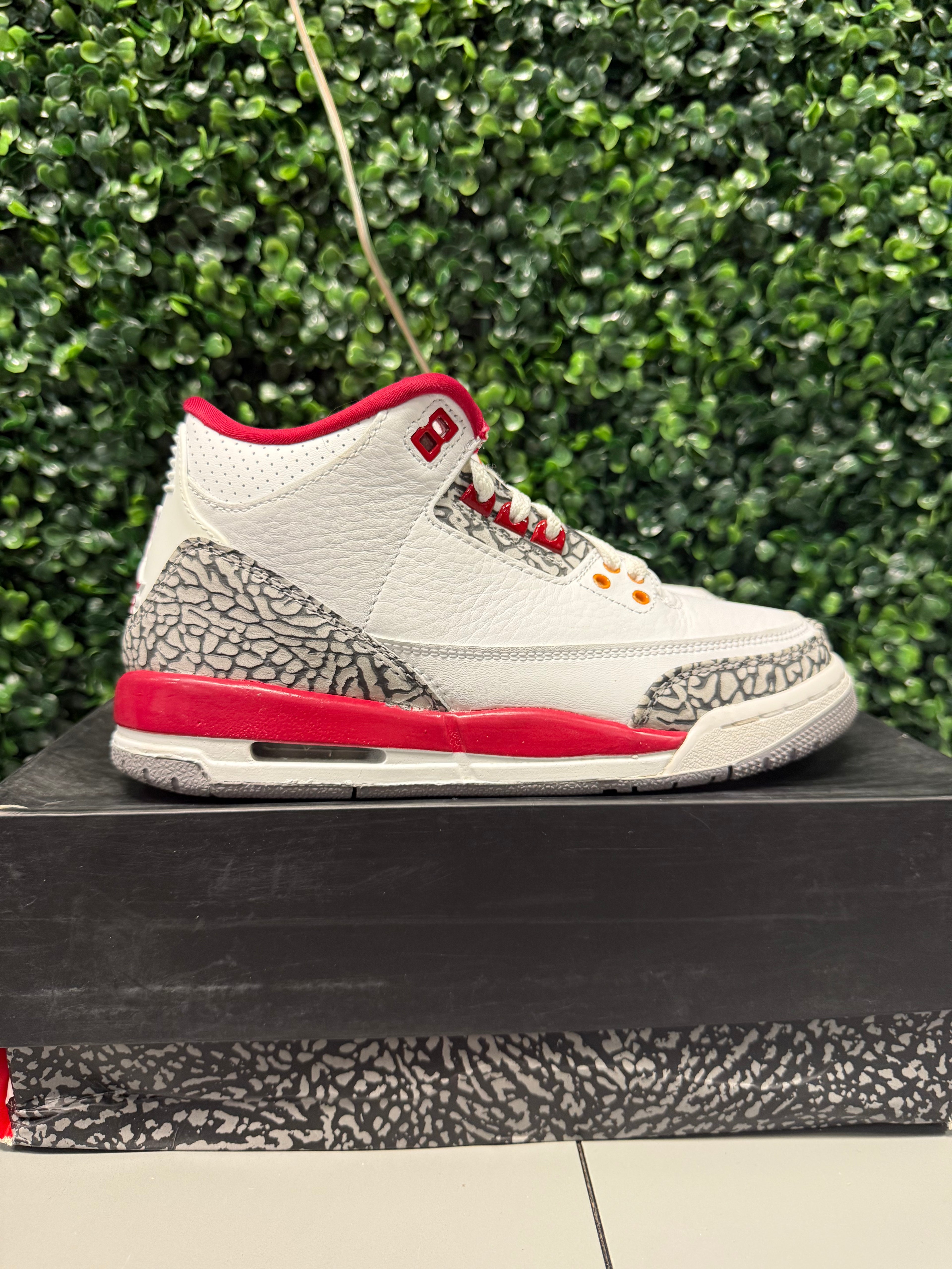 Jordan 3 "Fire Red” Size 5Y Preowned