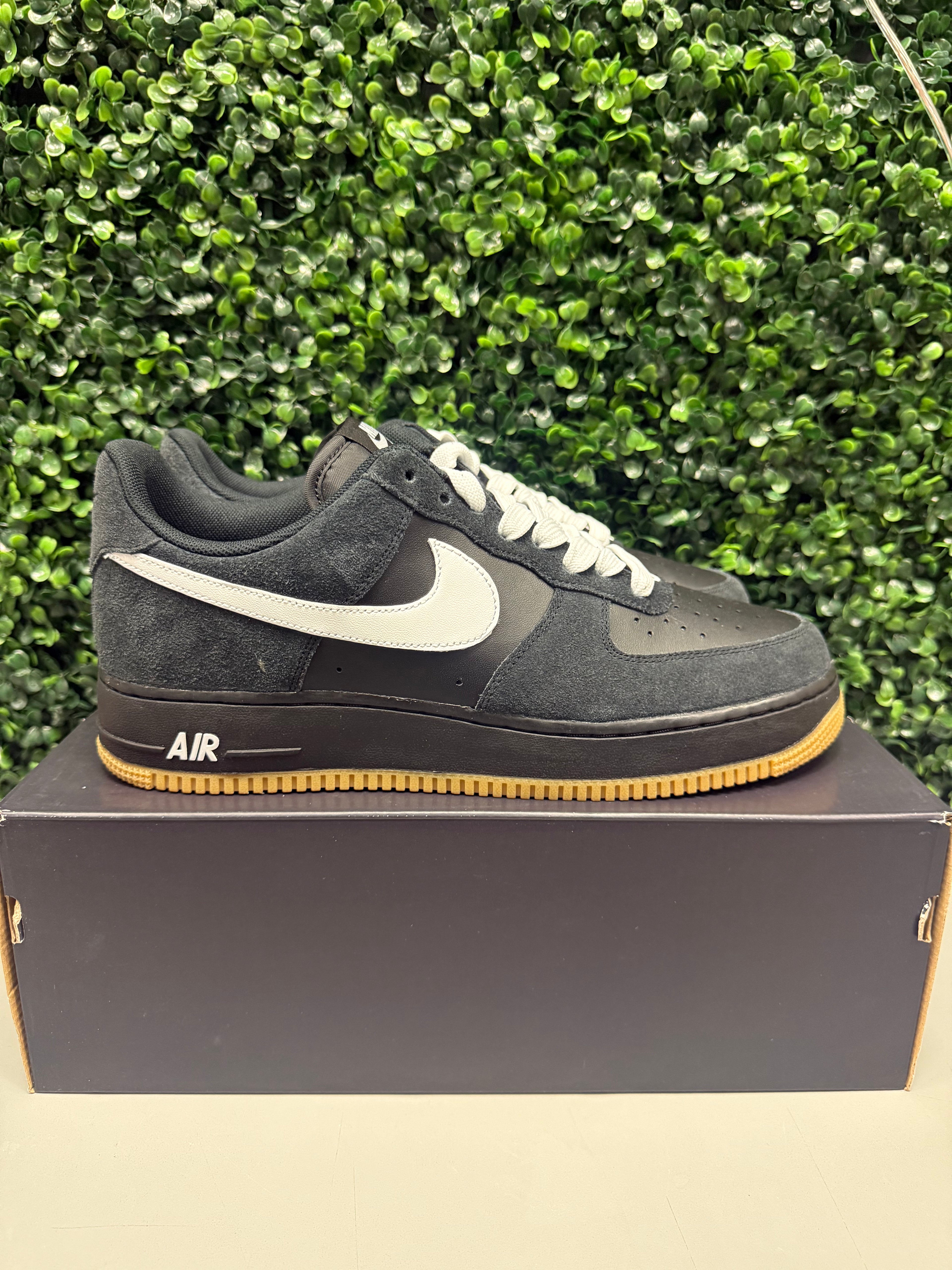 Nike Air Force 1 Low "Black Gum" Size 12 Preowned
