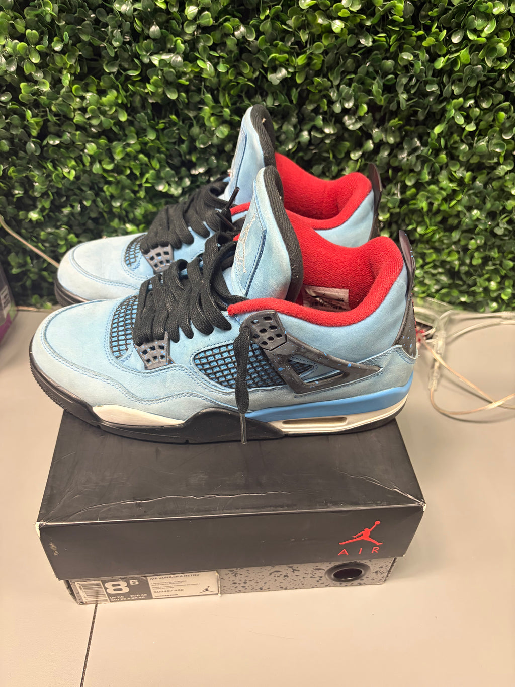 Jordan 4 Retro "Travis Scott Cactus Jack" Size 8.5 Preowned