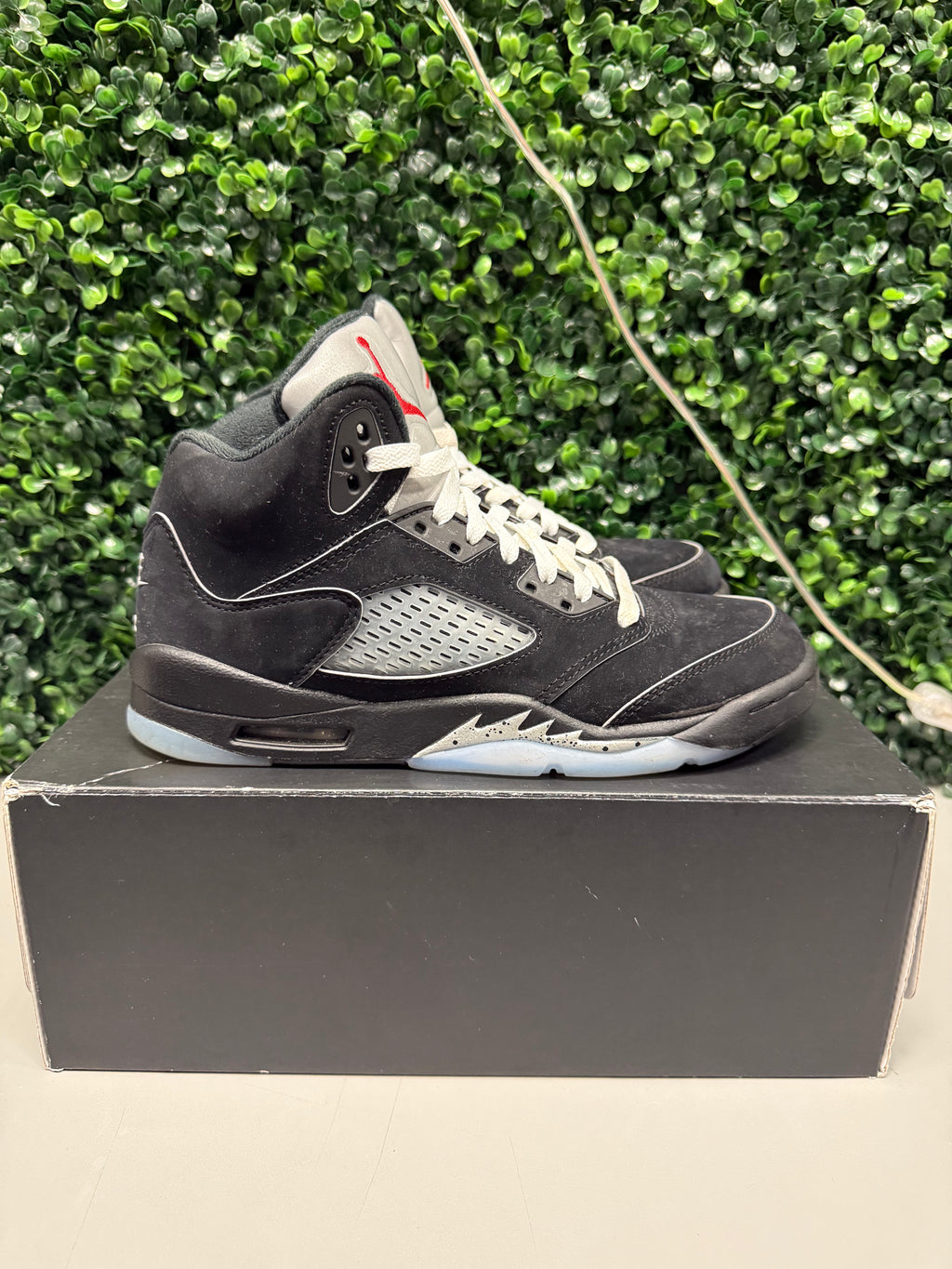 Jordan 5 "Metallic Reimagined" Size 6Y Preowned