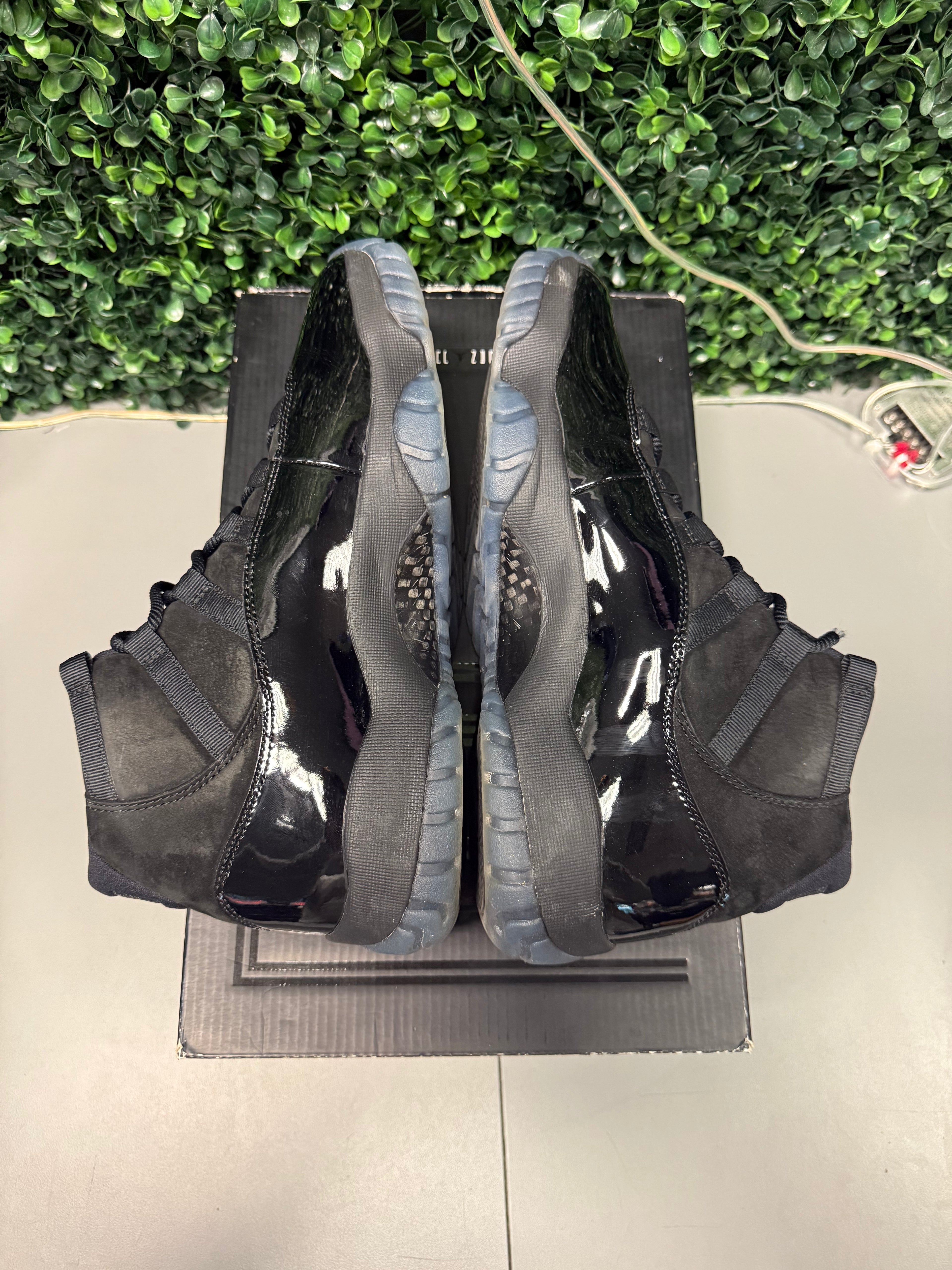 Jordan 11 High "Cap & Gown" Size 9.5 Preowned