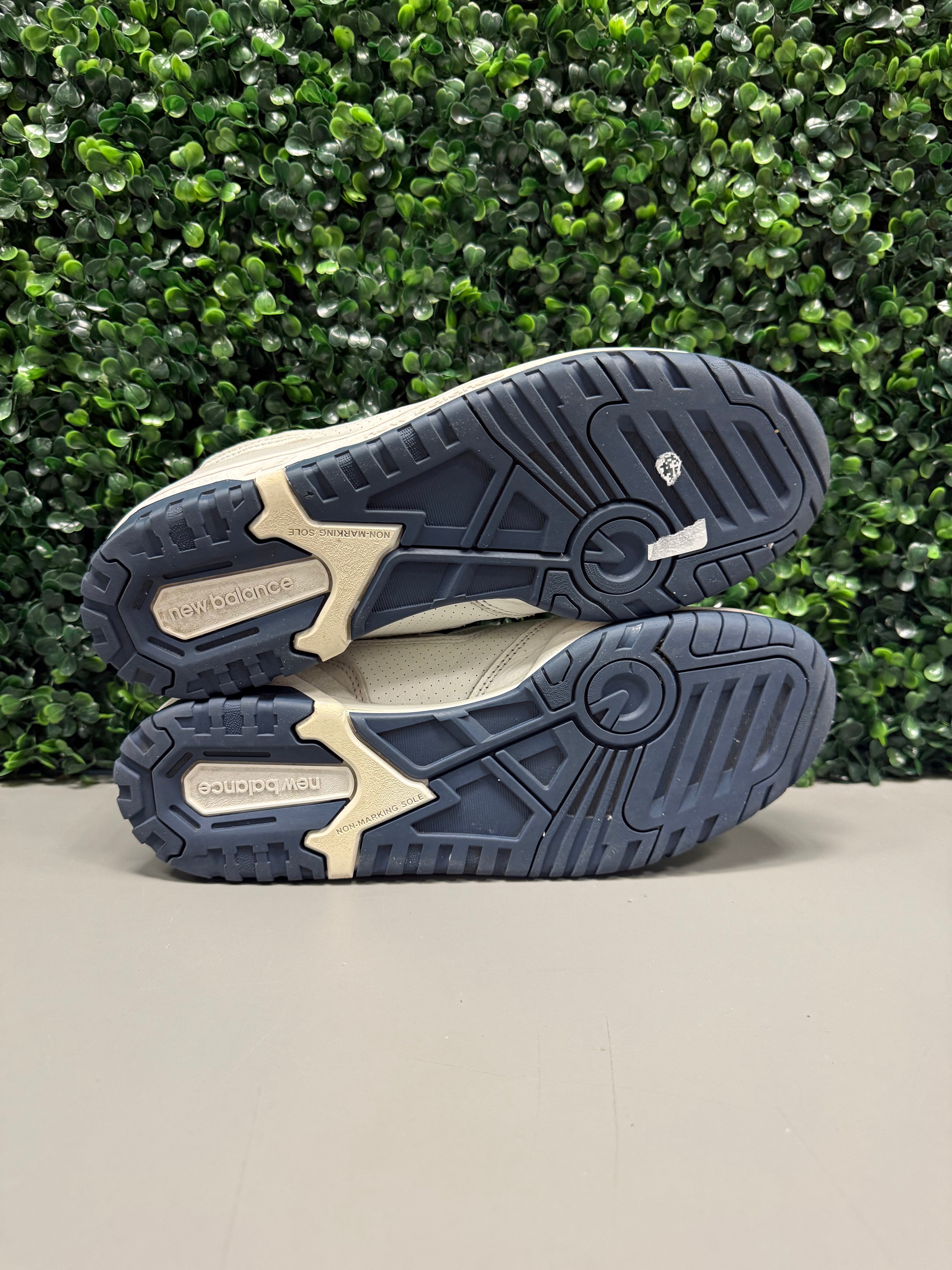 New Balance 550 "Navy" Size 9.5 Preowned