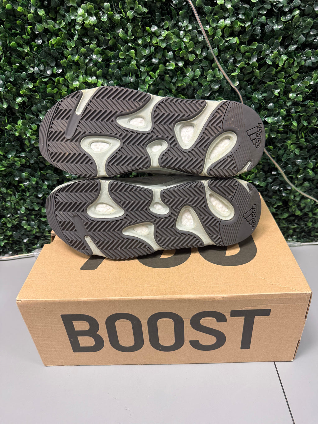 Adidas Yeezy Boost 700 "Salt" Size 12.5 Preowned