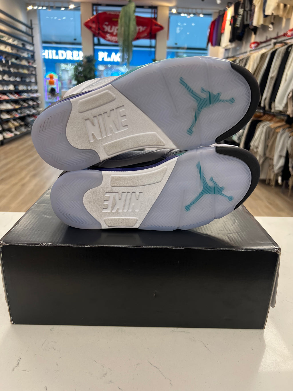 Jordan 5 Grape (2025) Size 8M preowned