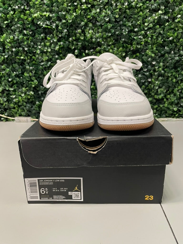 Jordan 1 Low "White Neutral Grey Gum Midnight Navy" (GS) Size 6.5Y Preowned