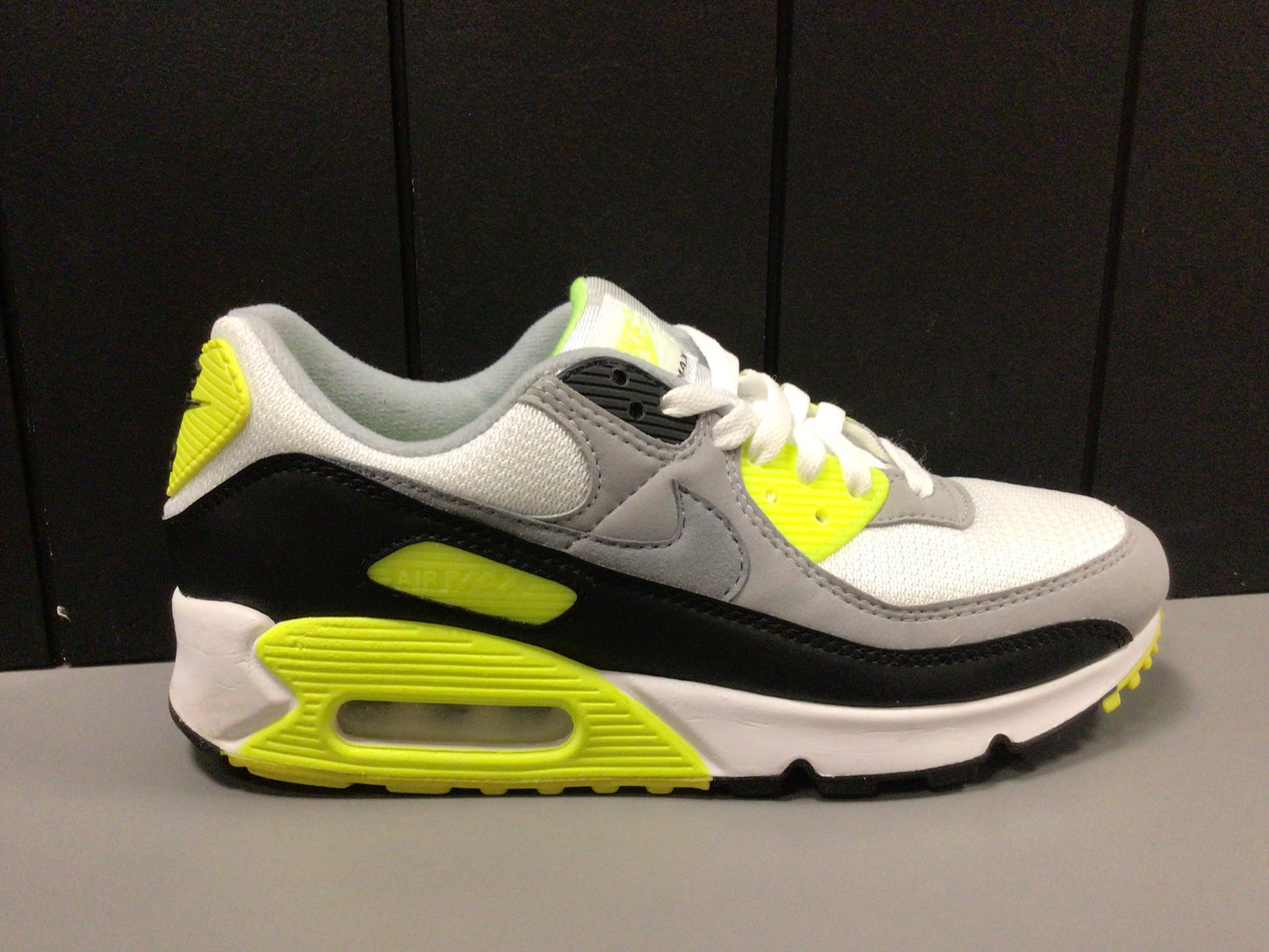 Nike Air Max 90 “Neon” Size 8 Preowned