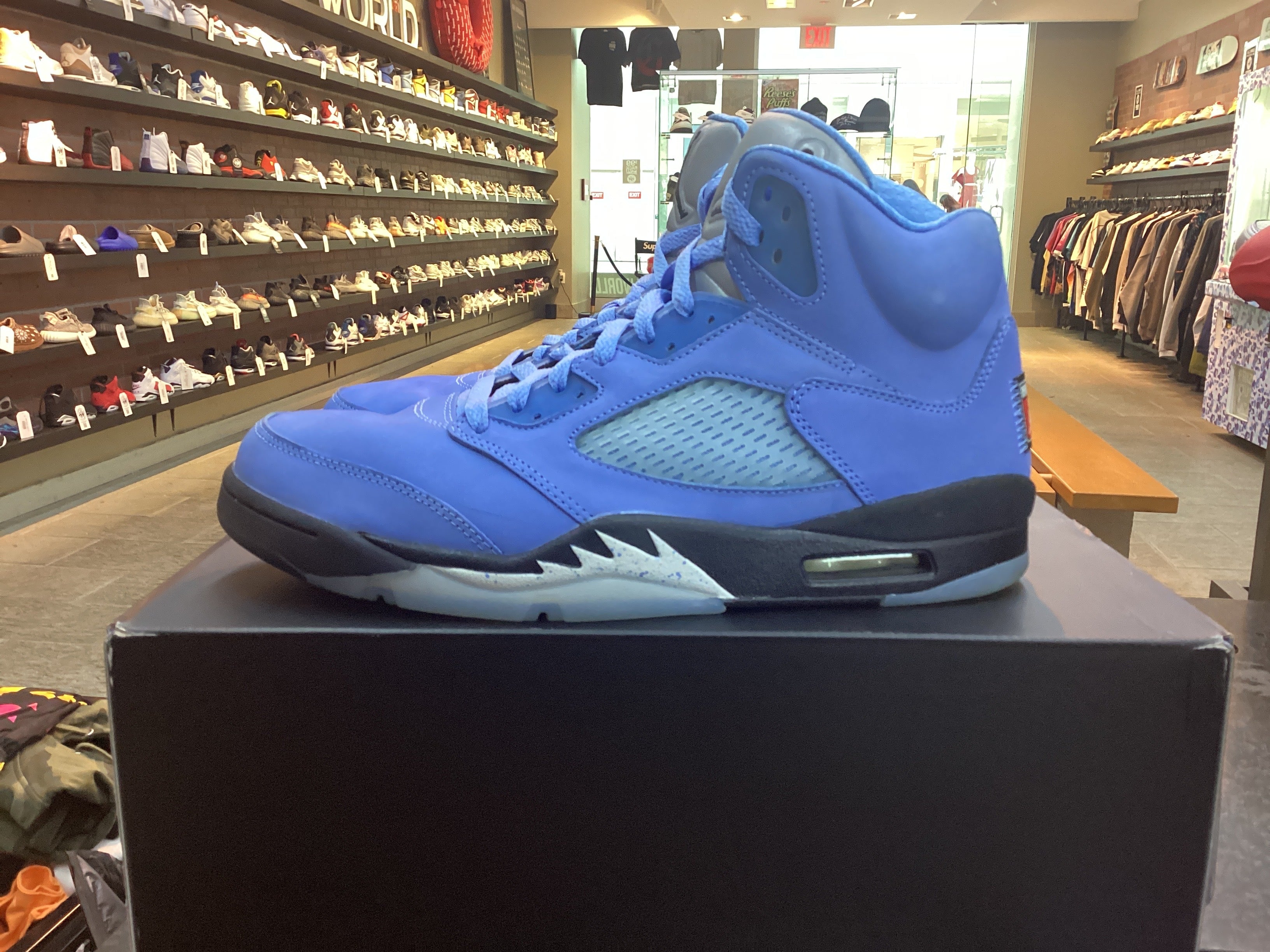 Jordan 5 “UNC” Size 11 Pre Owned