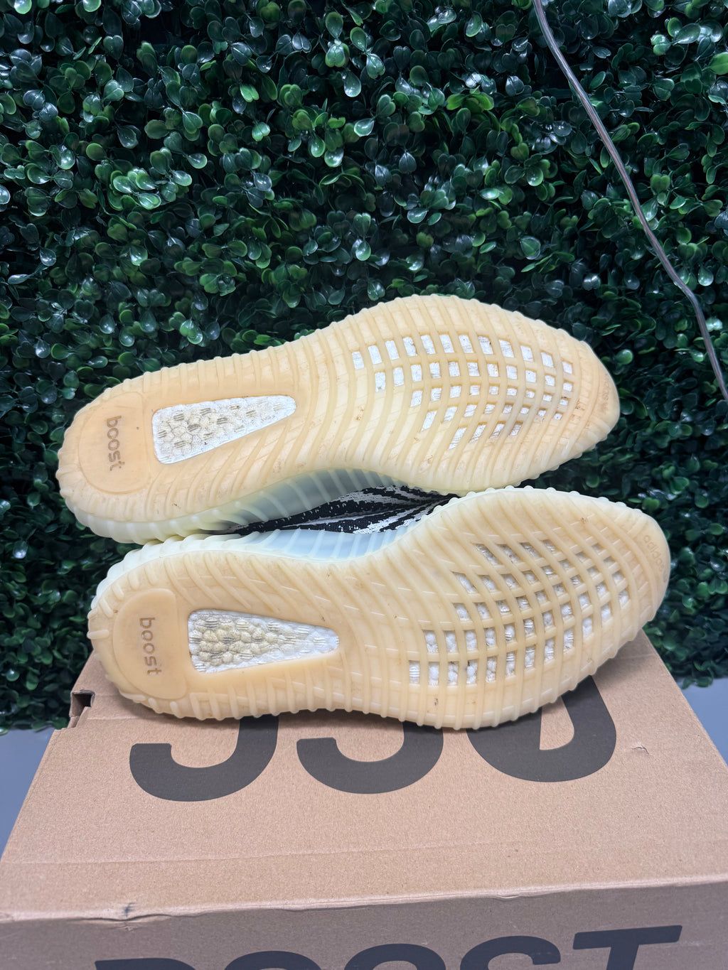 Yeezy 350 V2 "Zebra" Size 10.5 Preowned