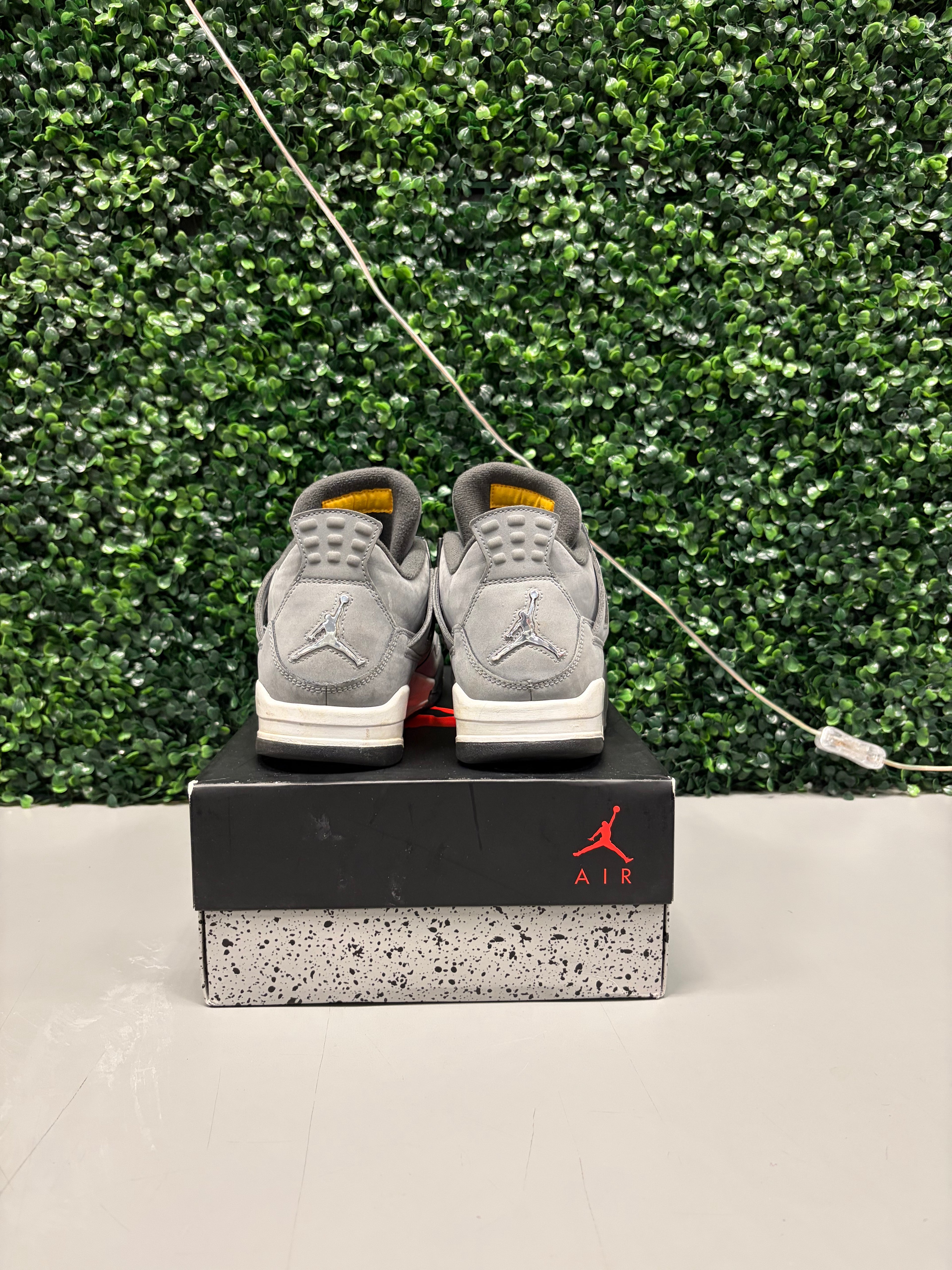 Jordan 4 Retro "Cool Grey" Size 9 Preowned