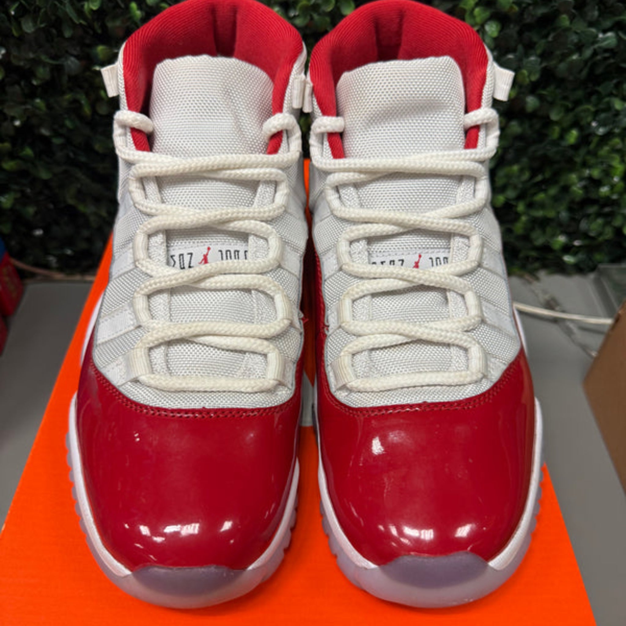 Jordan 11 High "Cherry" Size 8.5 Preowned