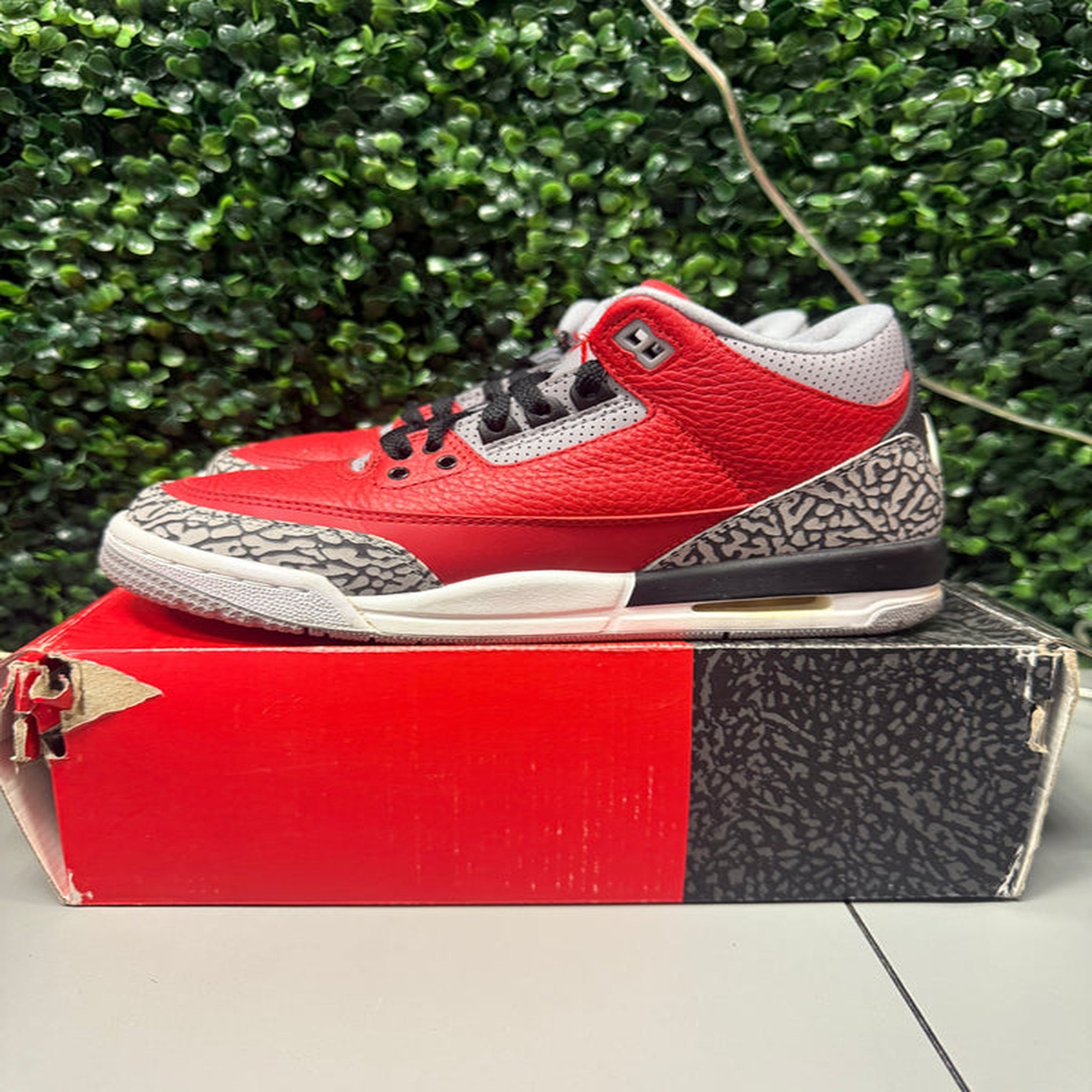 Jordan 3 "Fire Red SE" Size 5Y Preowned