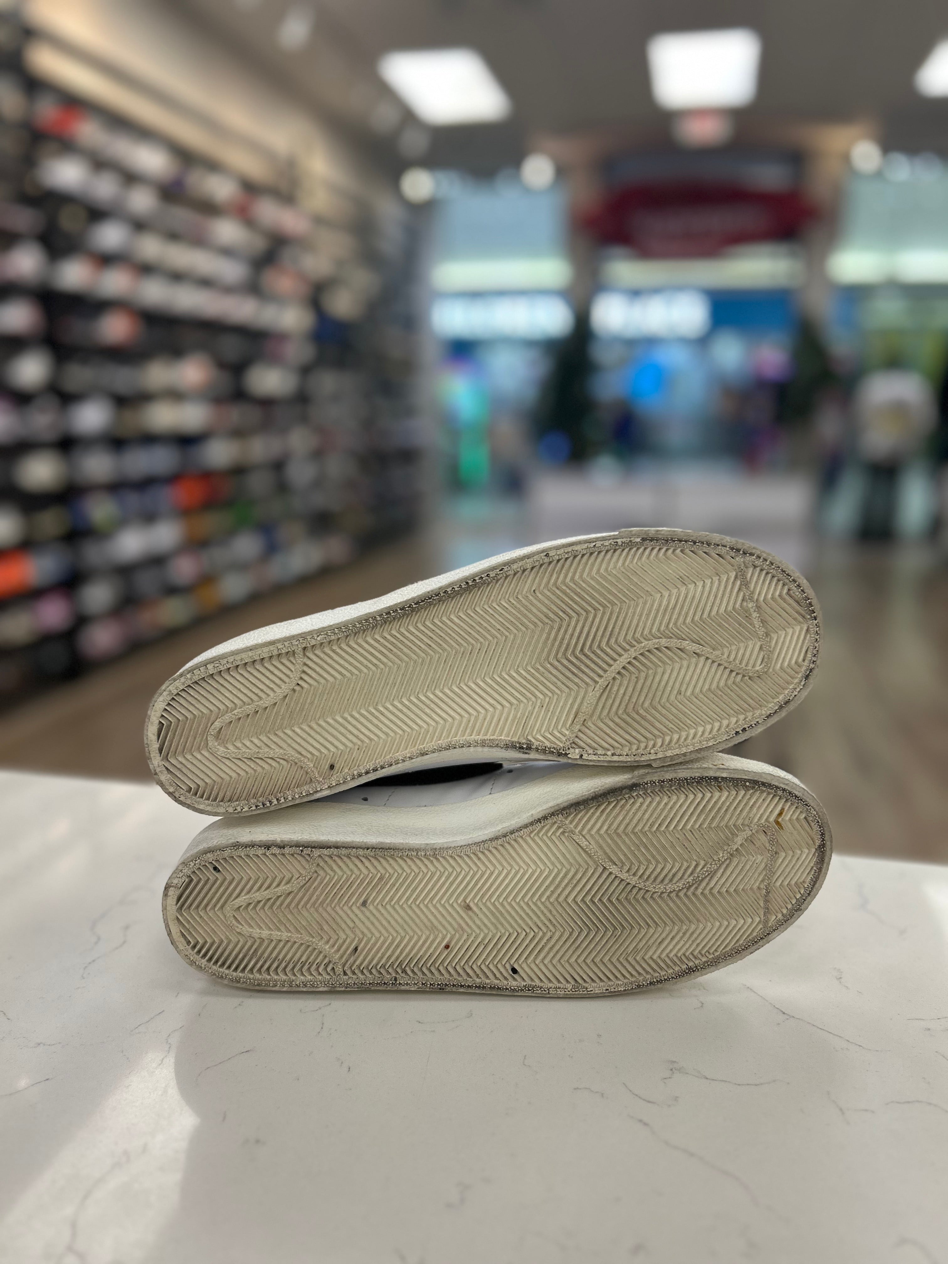 Nike Blazer Mid 77 Vintage “White Black” Preowned Size 10.5M No Box