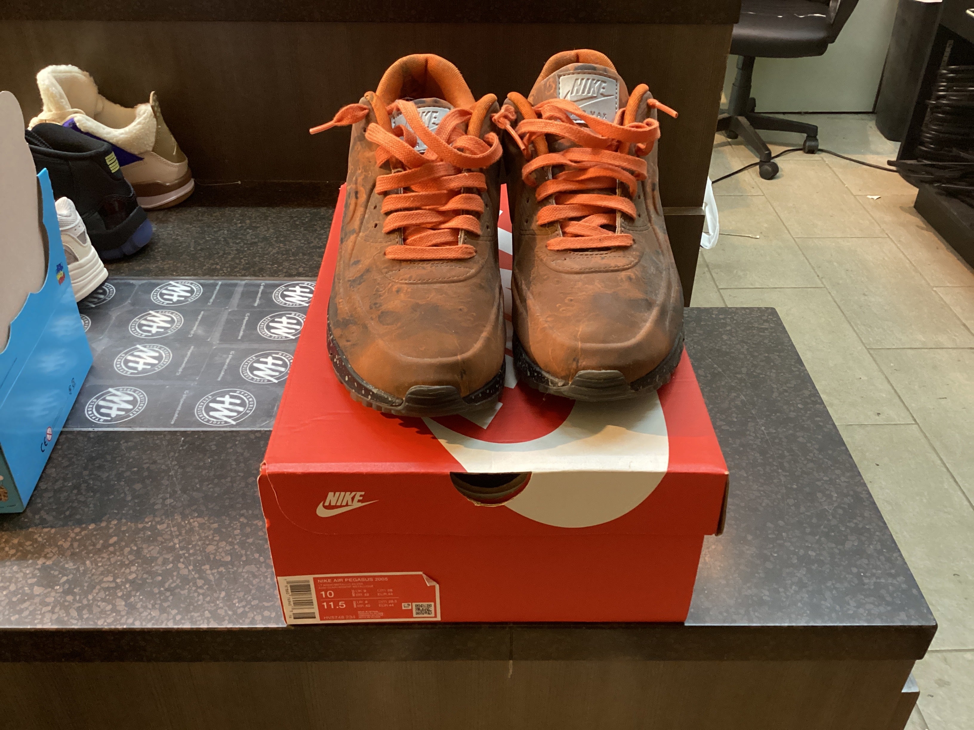 Air Max 90 “Mars Landing” Preowned Size 9.5 Rep Box