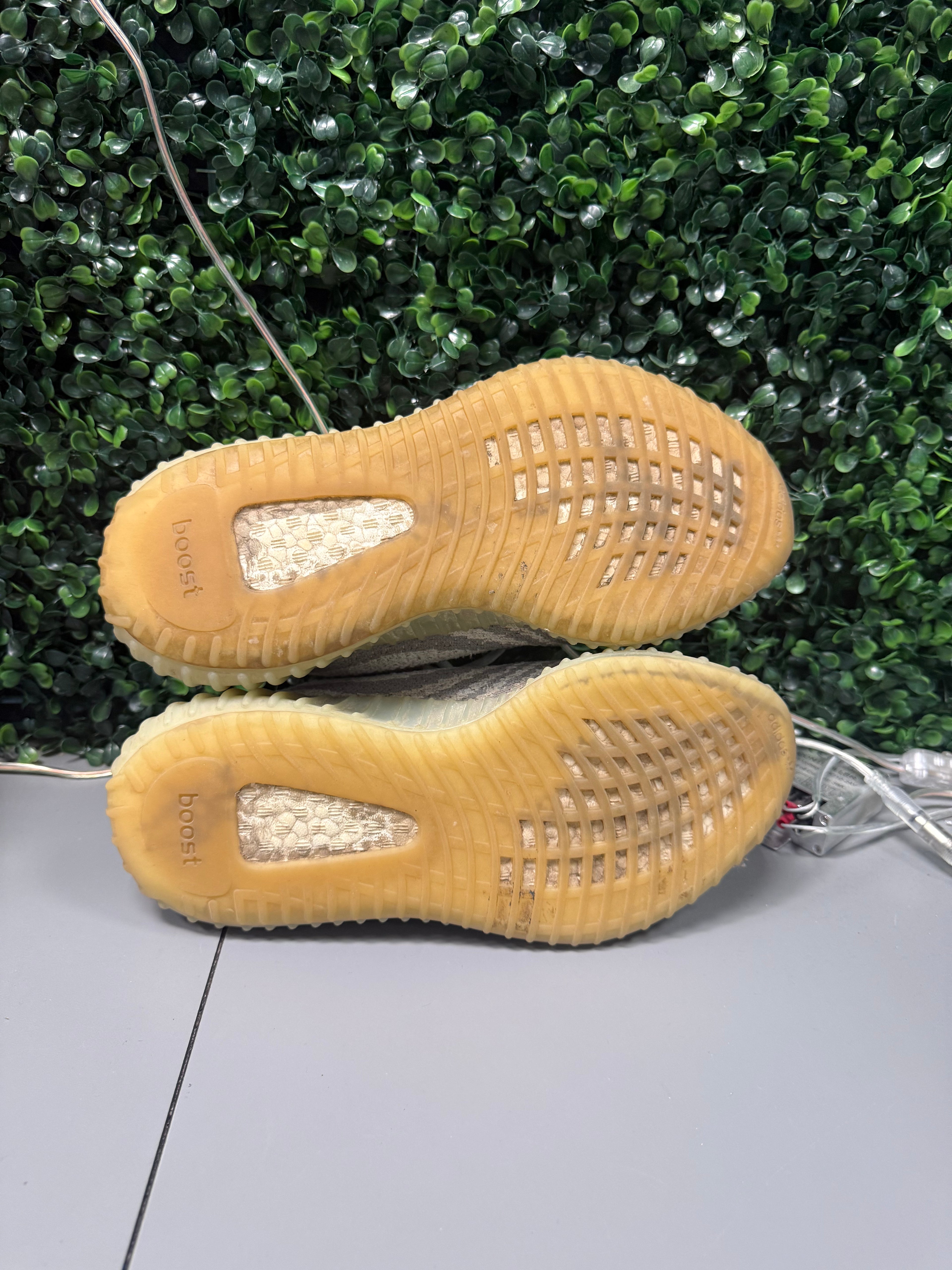 Yeezy 350 V2 "Blue Tint" Size 7.5 Preowned