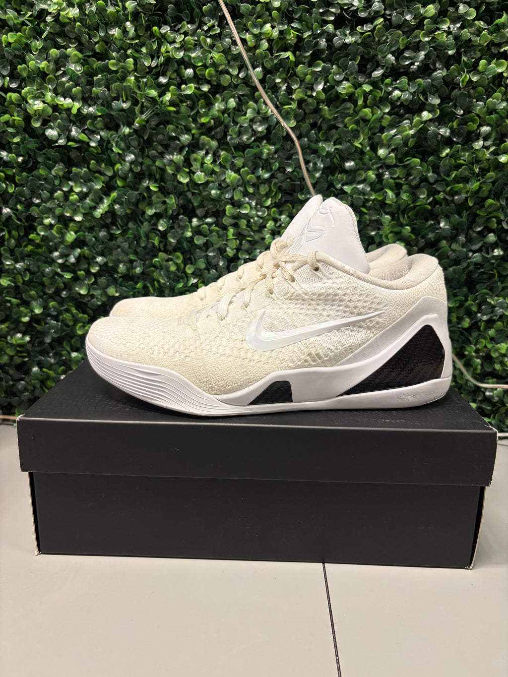 Nike Kobe 9 Elite Low Protro "Halo" Size 10.5 Preowned