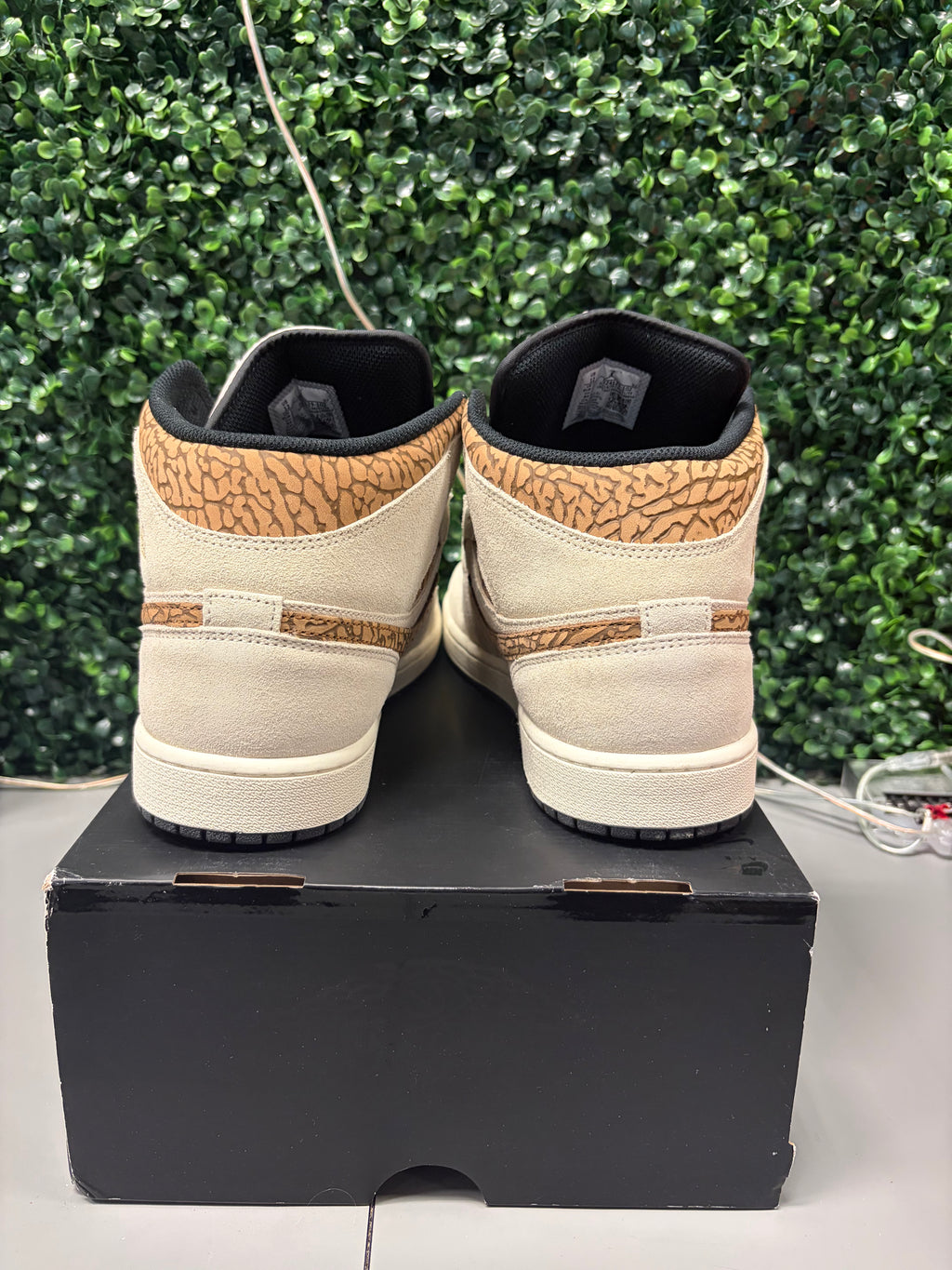 Jordan 1 Mid SE "Brown Elephant" Size 12 Preowned