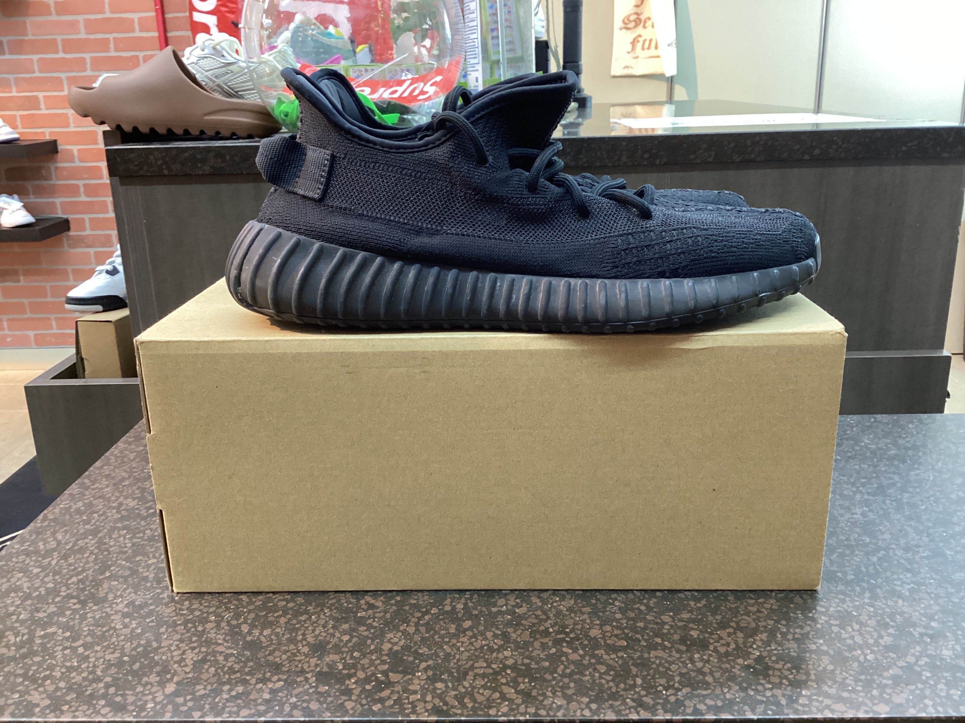 Yeezy 350 “Onyx” Preowned Size 10