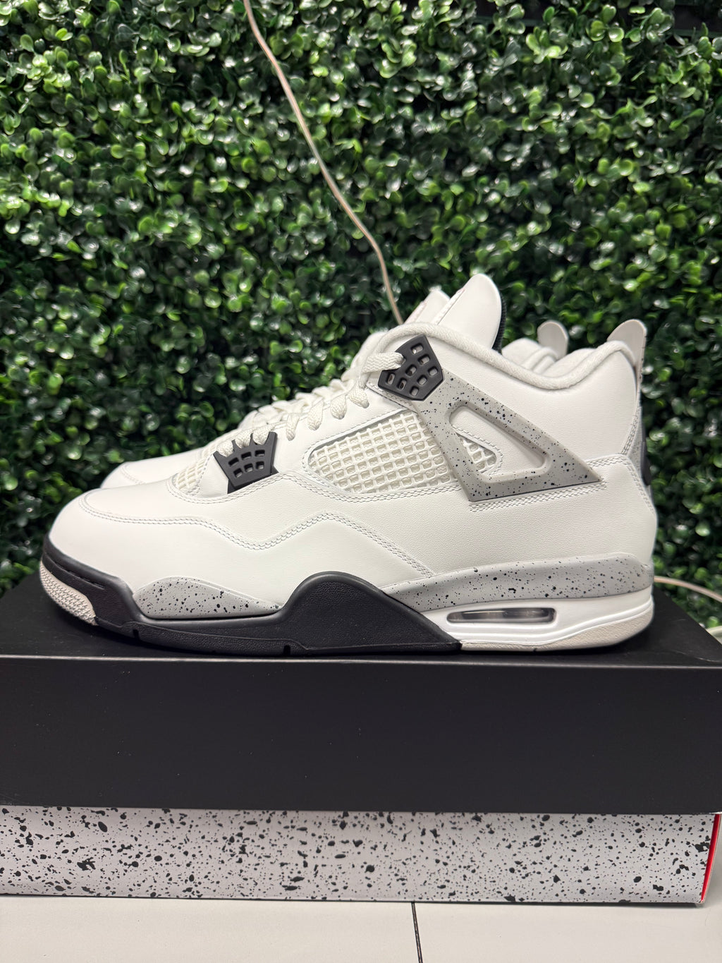 Jordan 4 "White Cement 2025" Size 13 Preowned