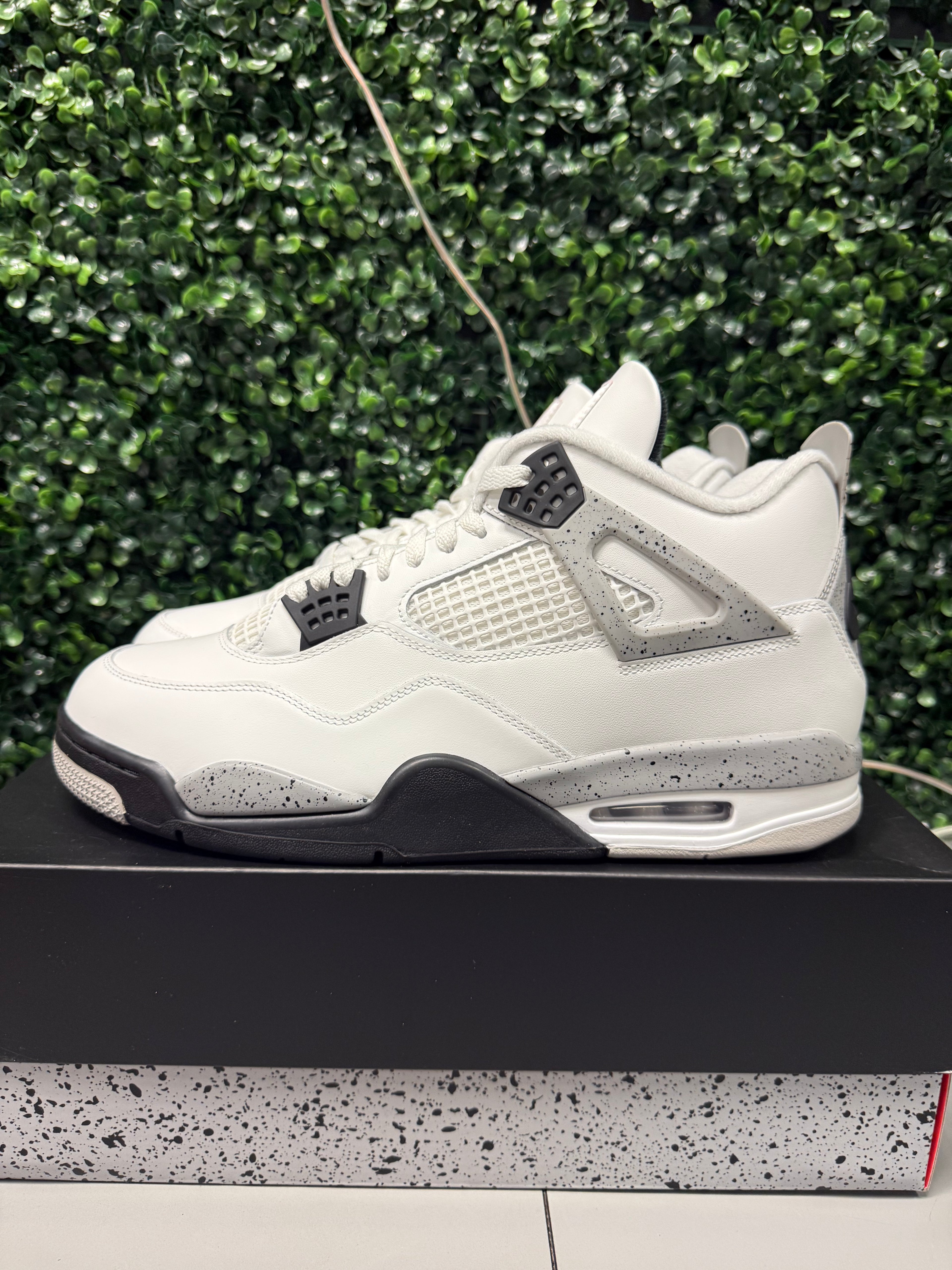 Jordan 4 "White Cement 2025" Size 13 Preowned