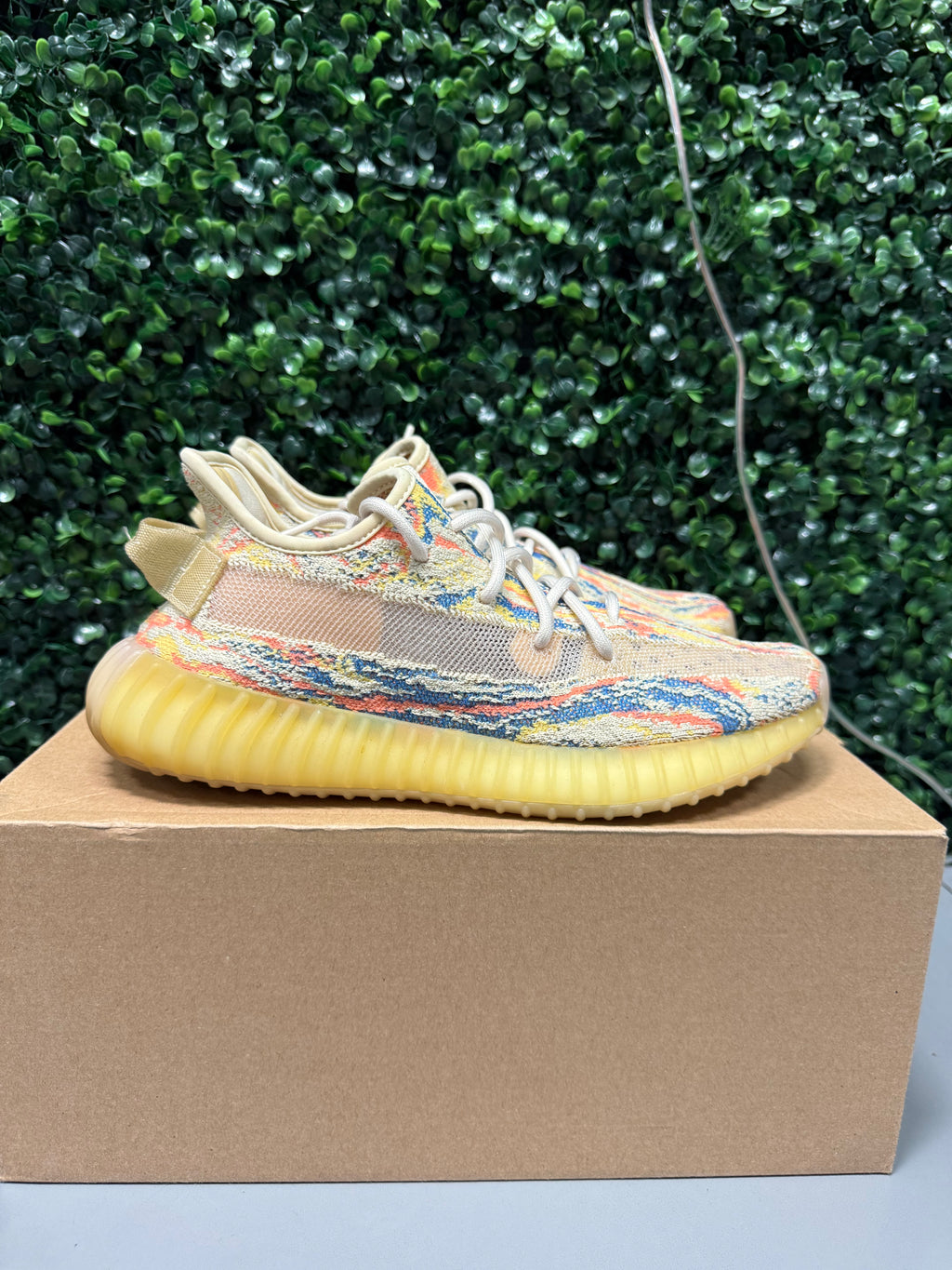 Yeezy 350 V2 "Mx Oat" Size 6.5 Preowned